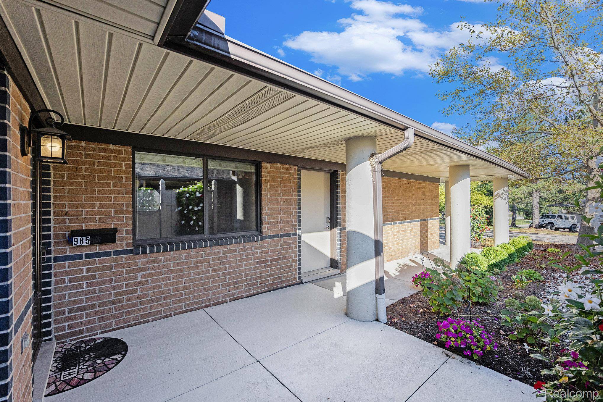 Rochester Hills, MI 48307,985 Wexford WAY