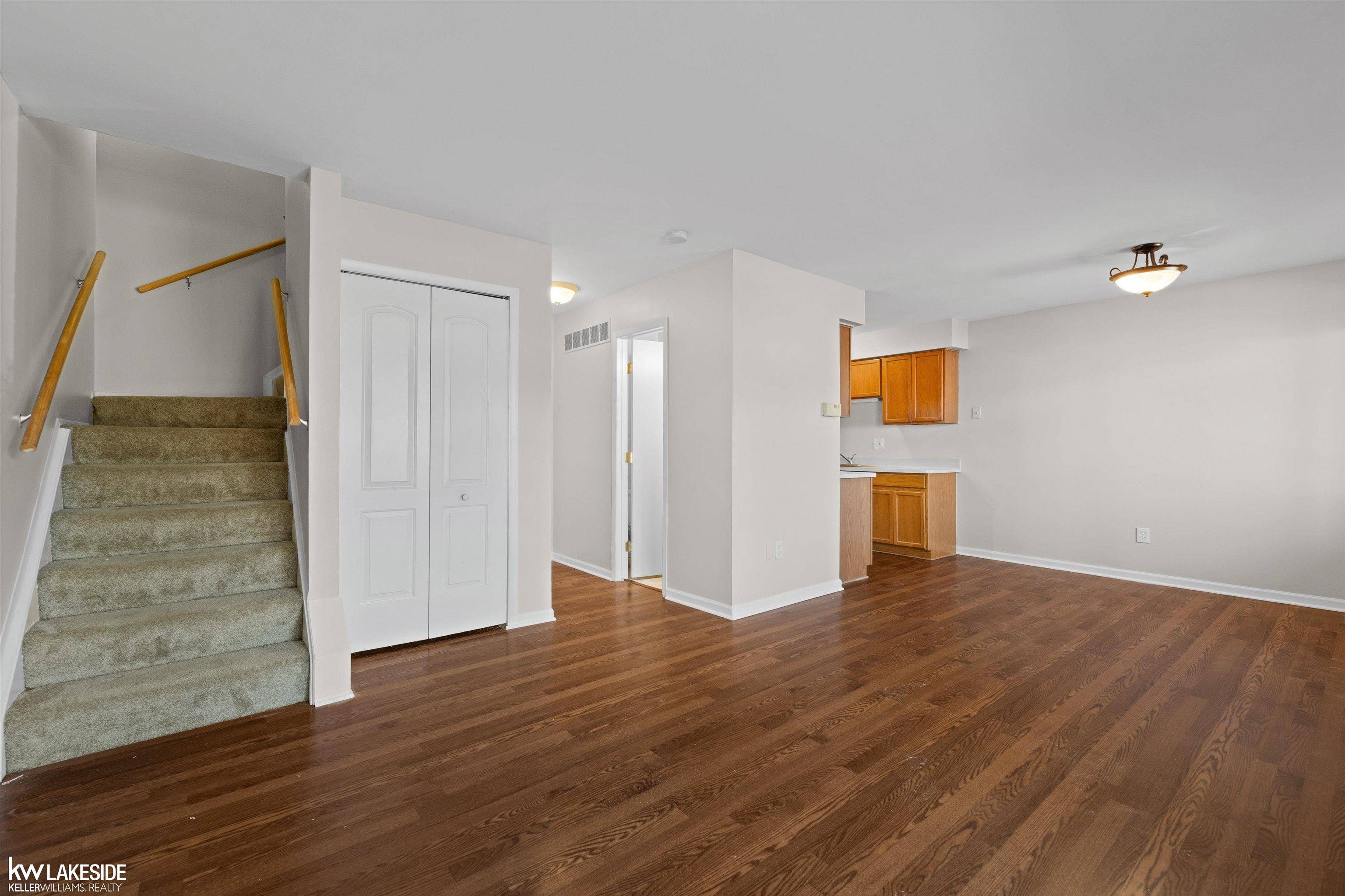 Shelby Twp, MI 48317,2012 Orchard Crest ST