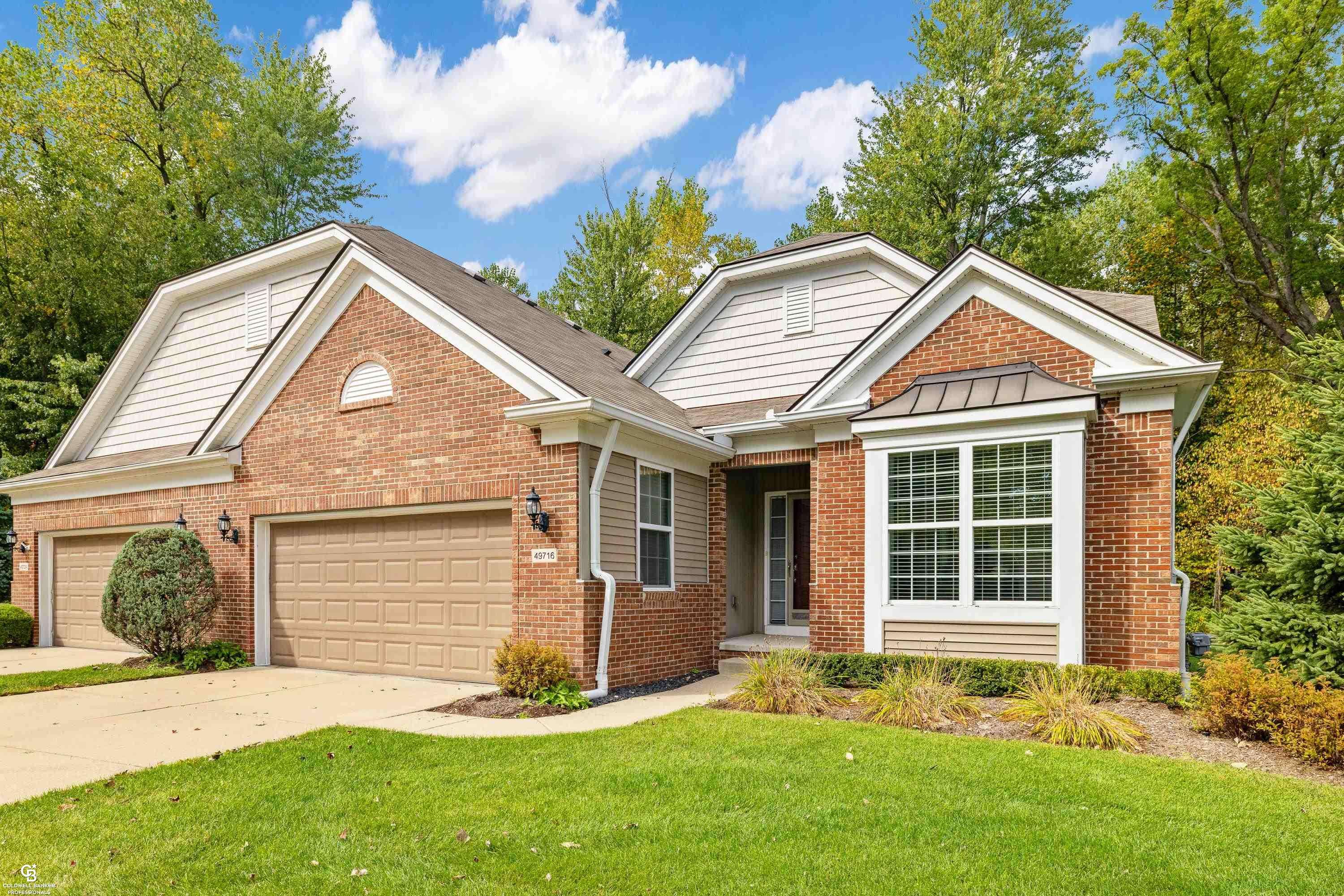 Macomb, MI 48042,49716 Broadacre DR