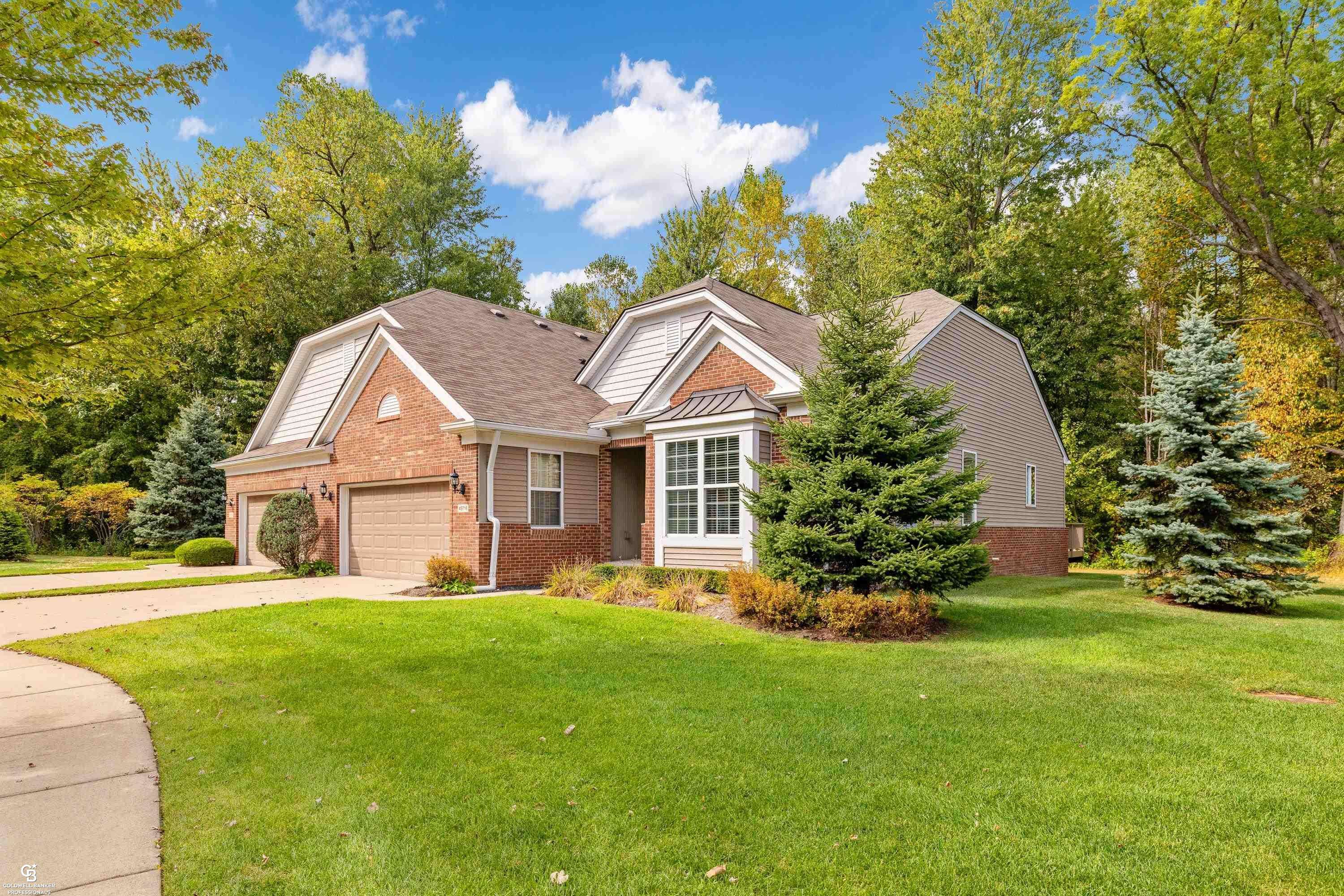 Macomb, MI 48042,49716 Broadacre DR