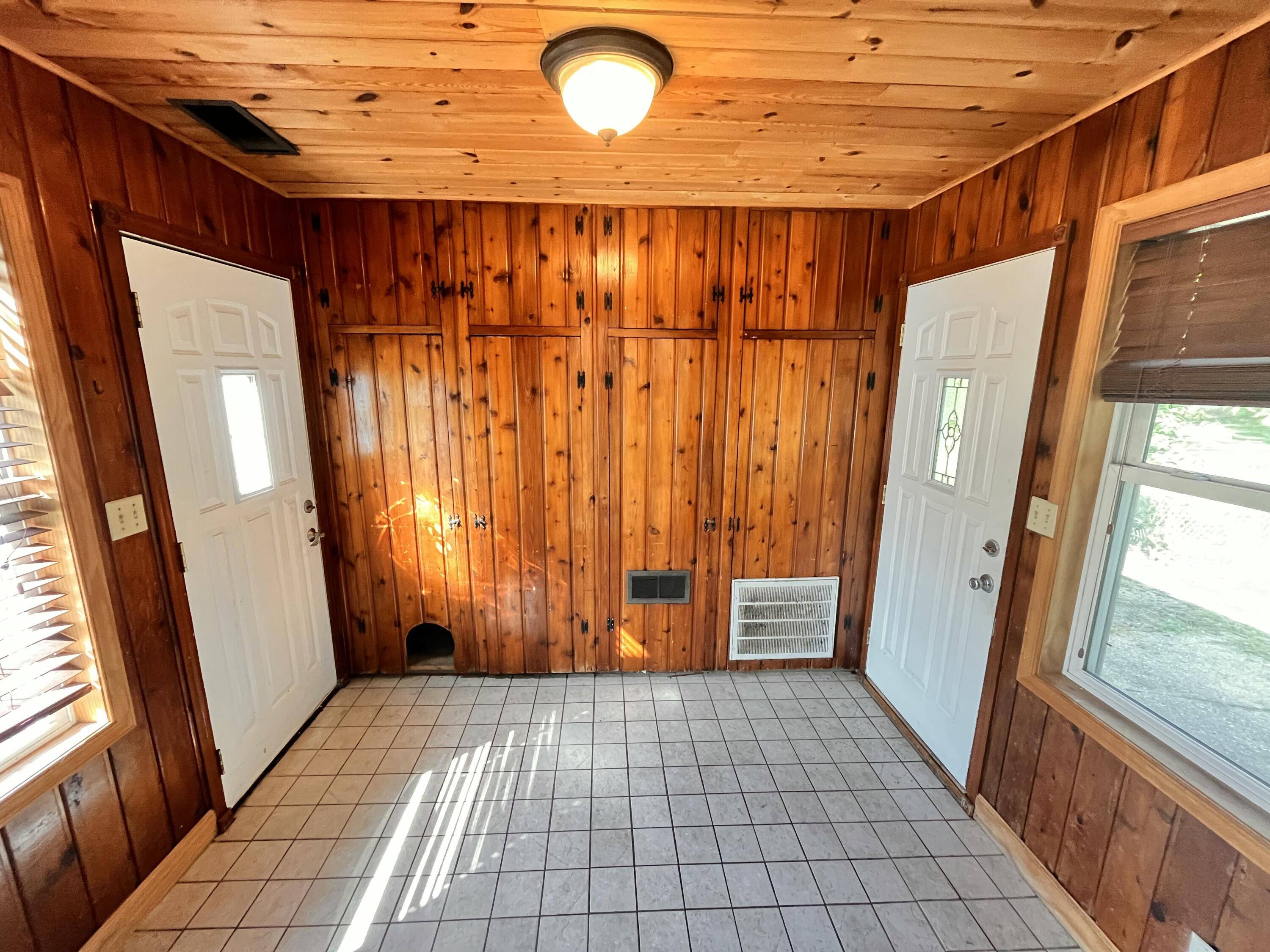 Norton Shores, MI 49441,1130 Englewood AVE