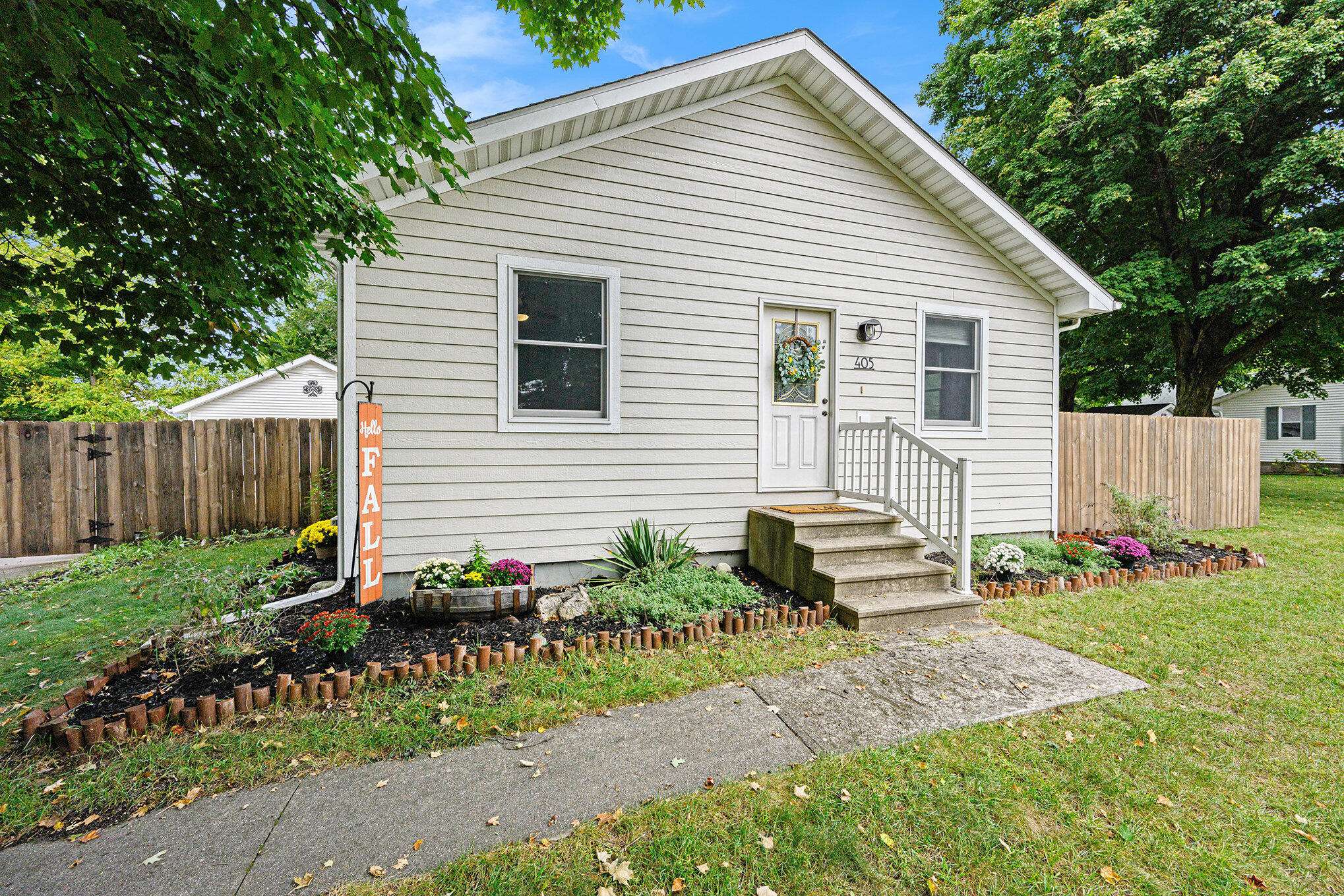 Lawton, MI 49065,405 E Bitely ST