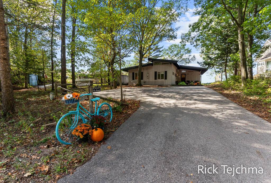 West Olive, MI 49460,7645 Margaret AVE