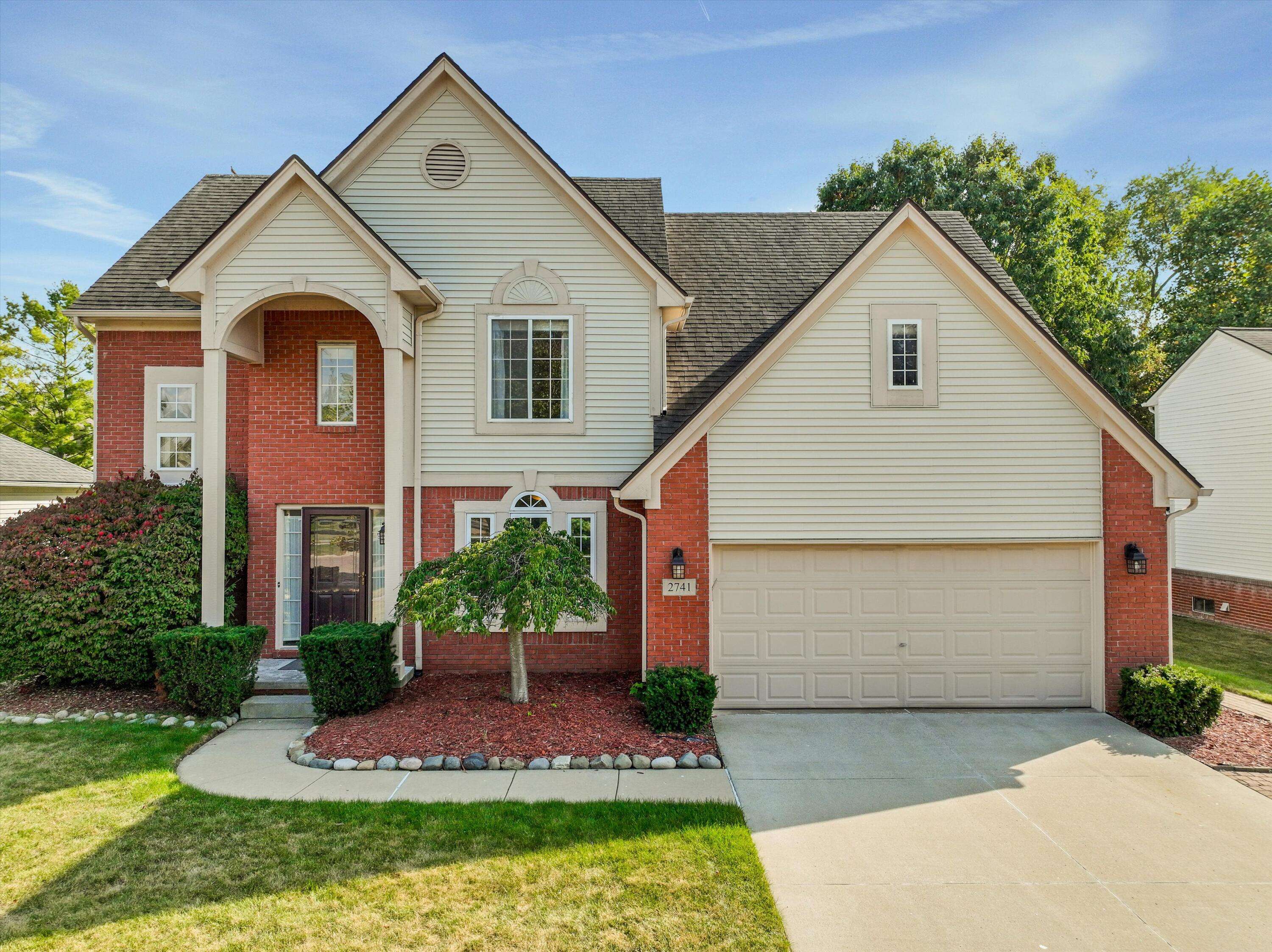 Wixom, MI 48393,2741 Blue Heron LN