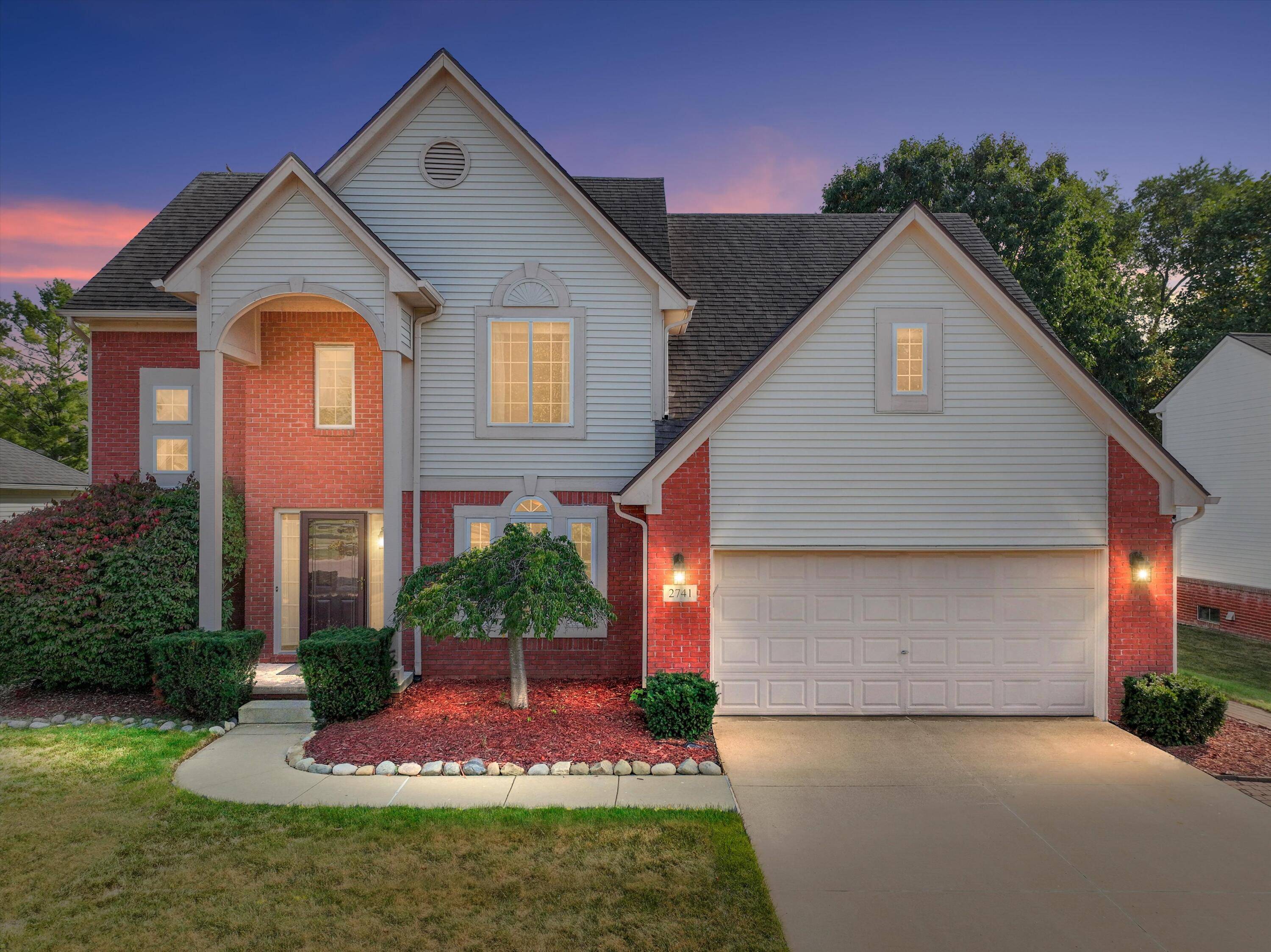 Wixom, MI 48393,2741 Blue Heron LN