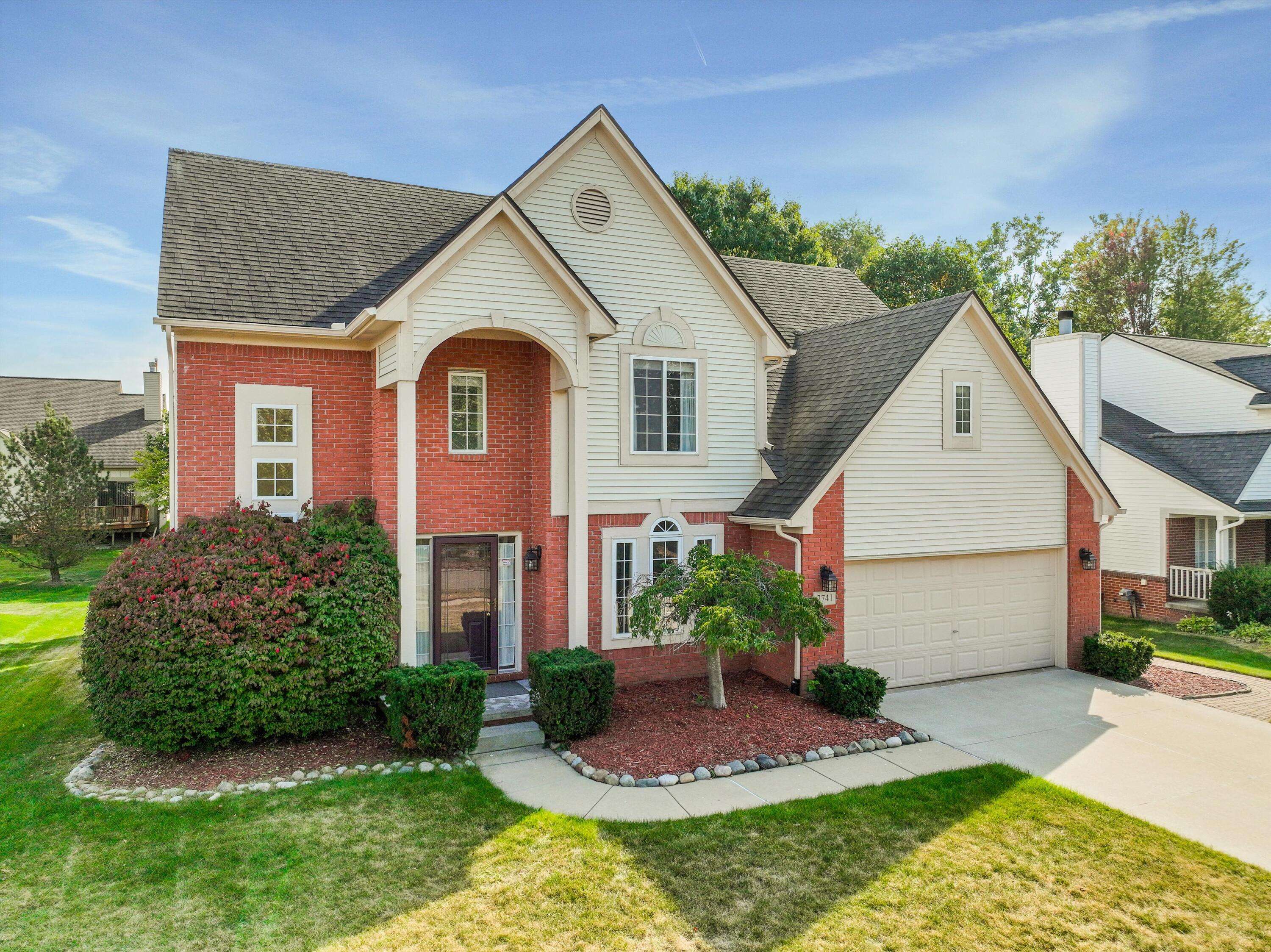 Wixom, MI 48393,2741 Blue Heron LN