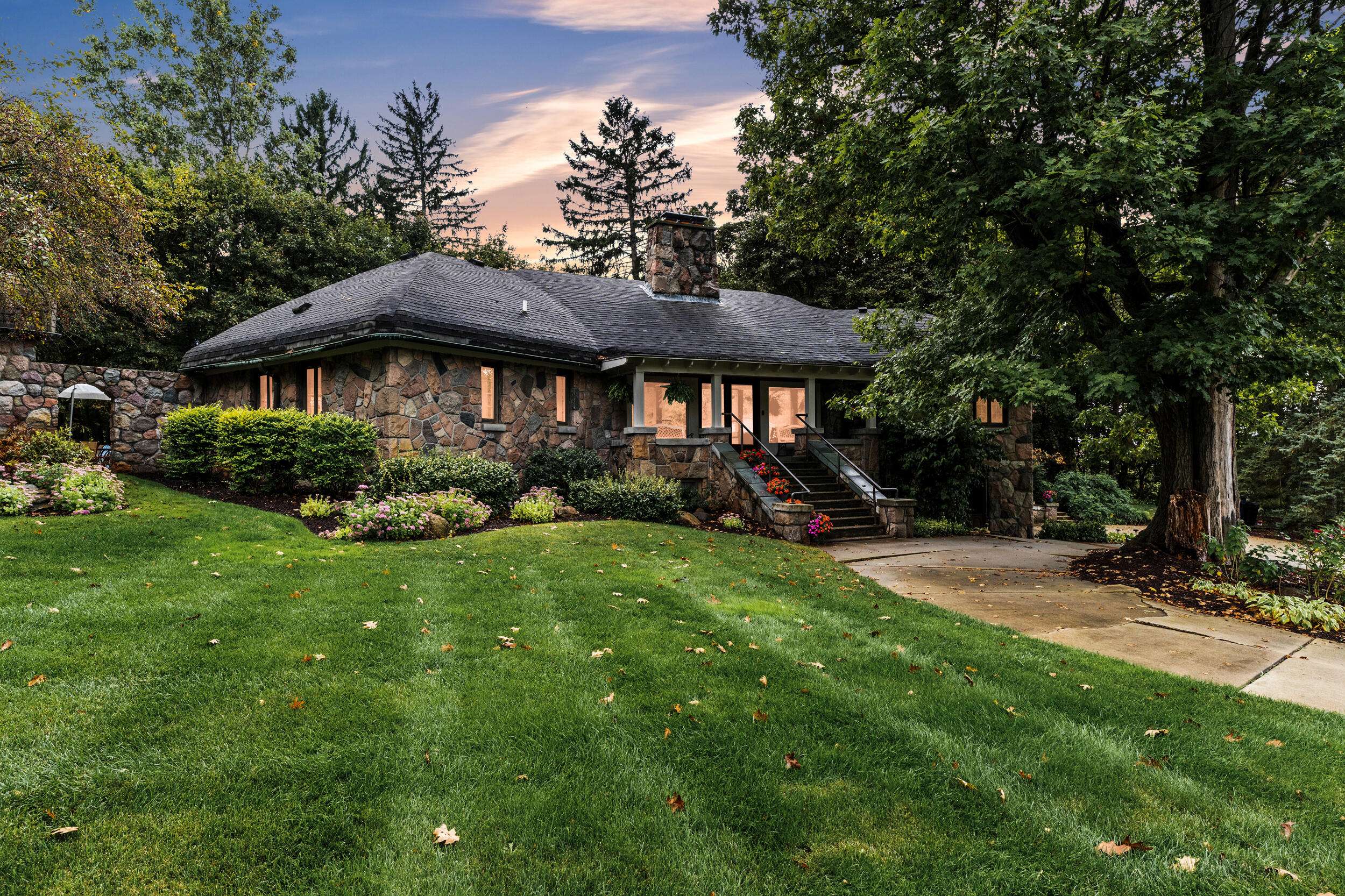 Whitmore Lake, MI 48189,10320 Harpers Ferry CT