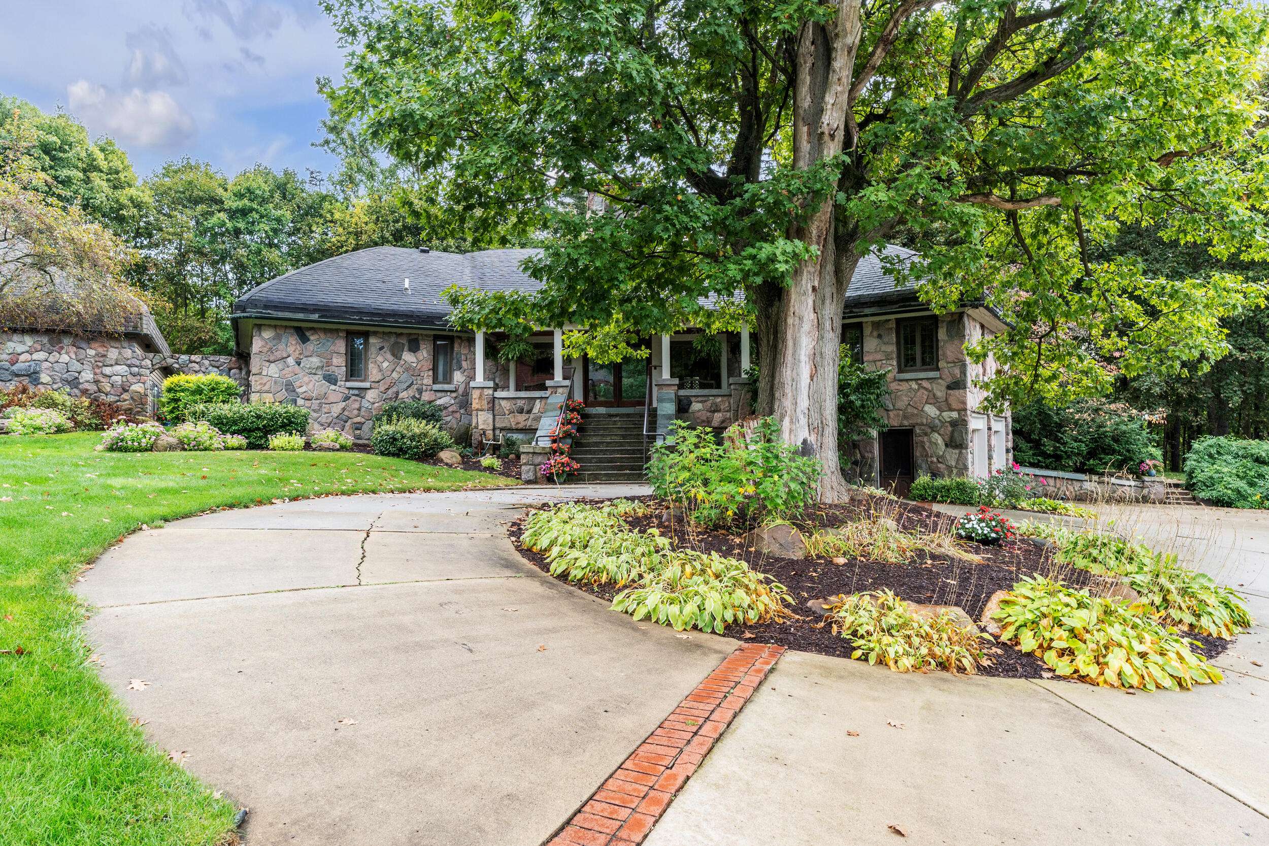 Whitmore Lake, MI 48189,10320 Harpers Ferry CT