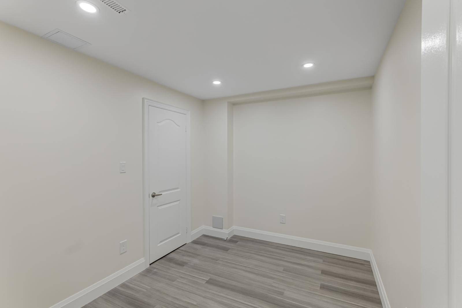 Toronto E10, ON M1C 5C1,98 Waterbridge WAY