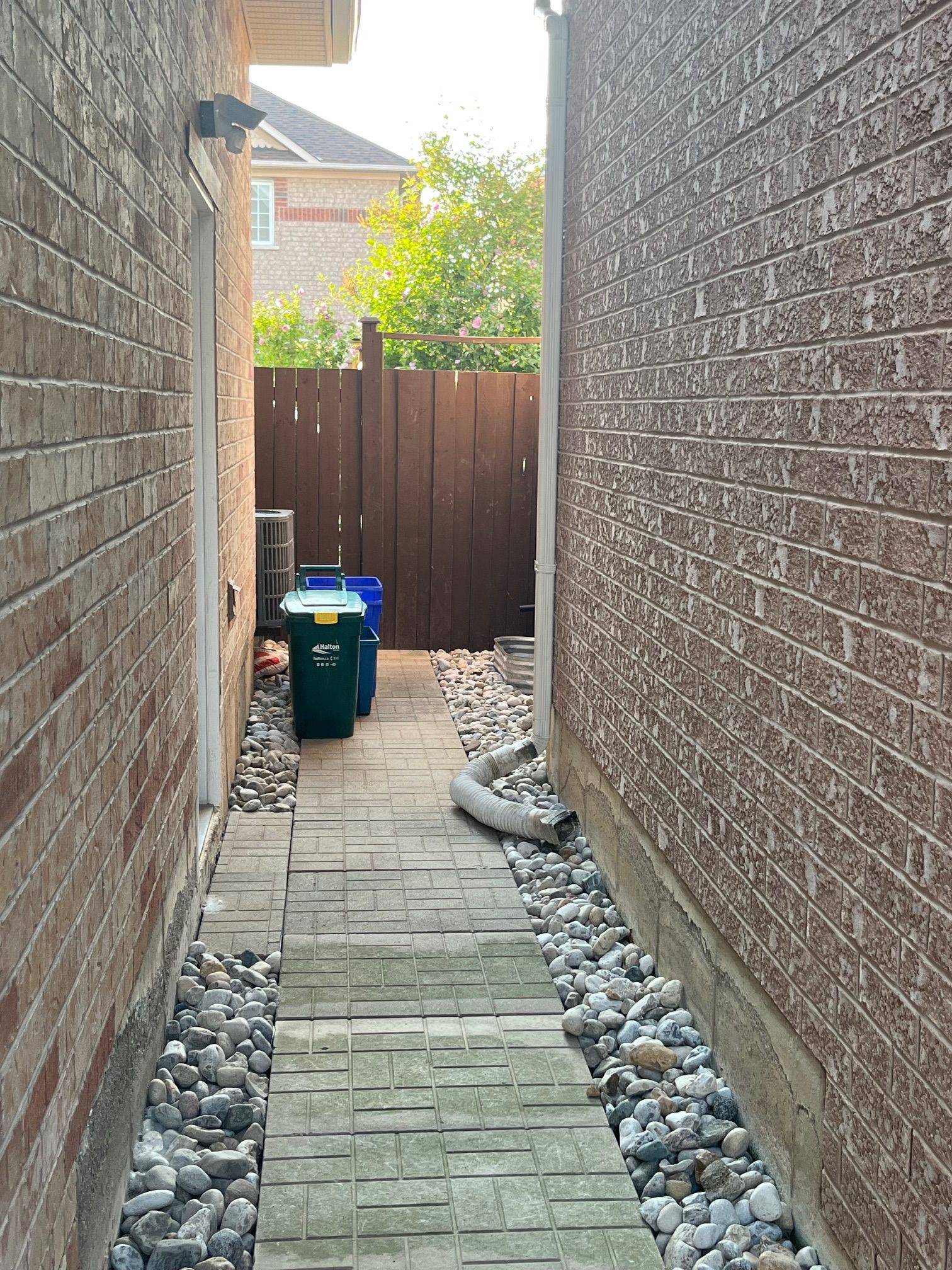 Milton, ON L9T 6G6,1105 Field DR #Lower