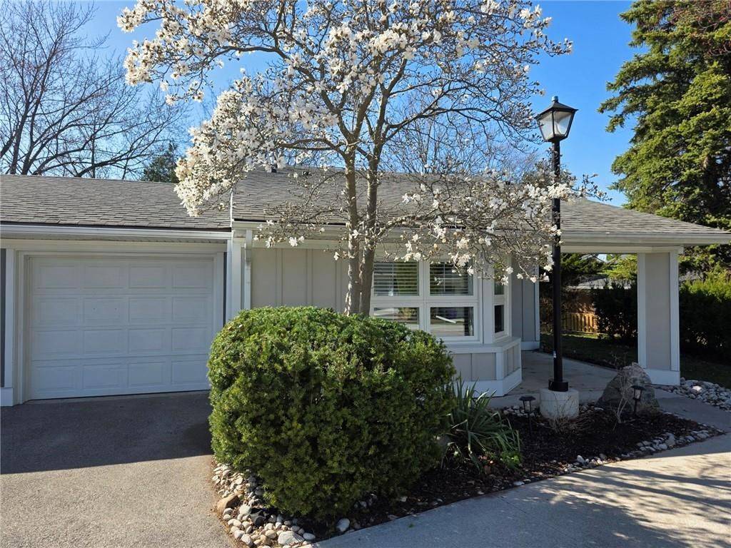 Hamilton, ON L9B 1T8,16 Sister Varga TER