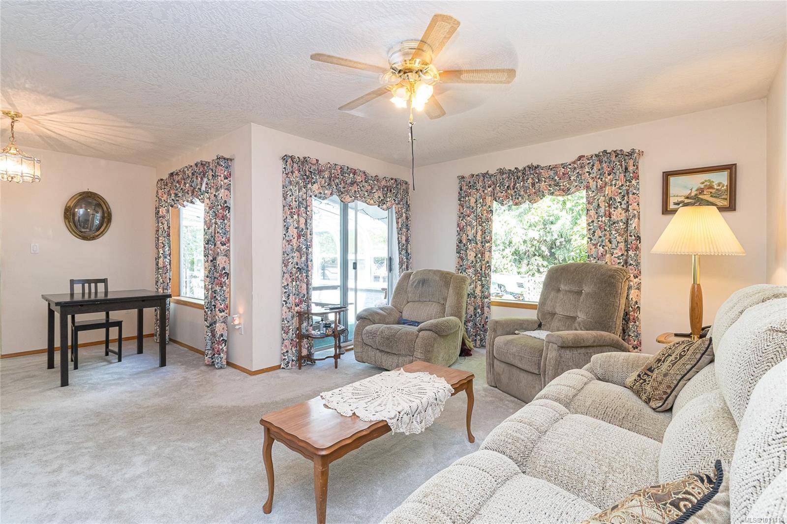 Langford, BC V9B 6H3,667 Goldie Ave