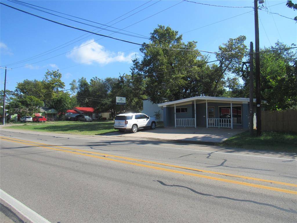 1802 N Center Street, Bonham, TX 75418