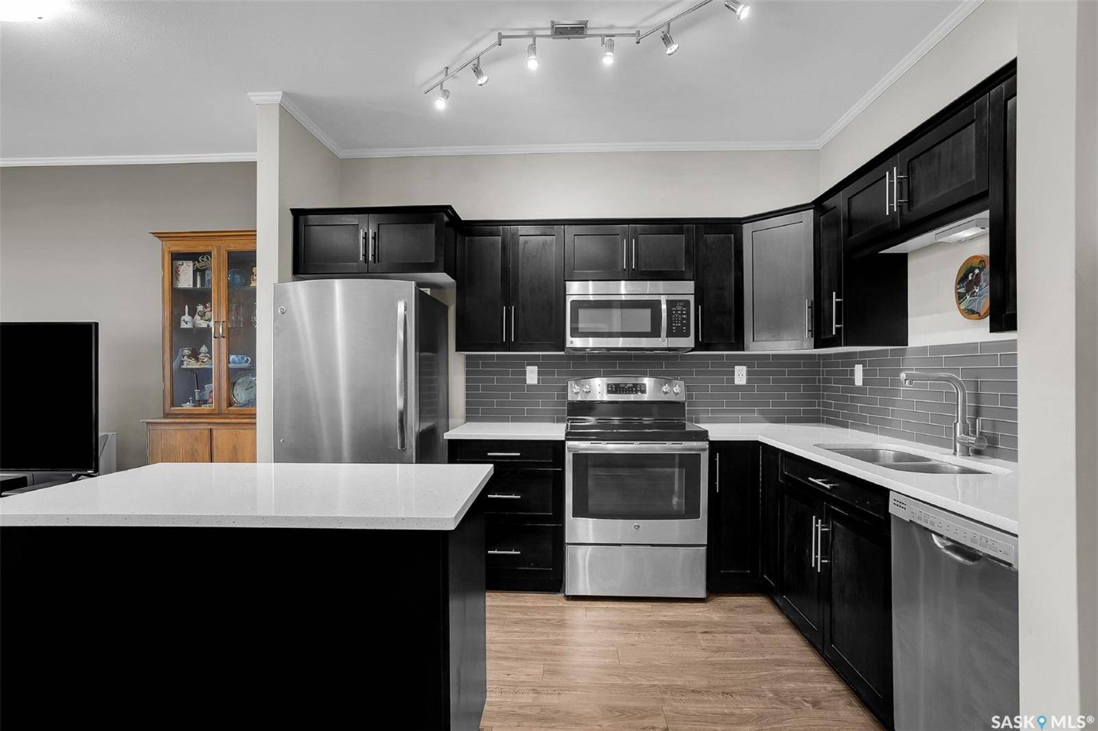 Saskatoon, SK S7L 6V3,545 Hassard CLOSE ##216