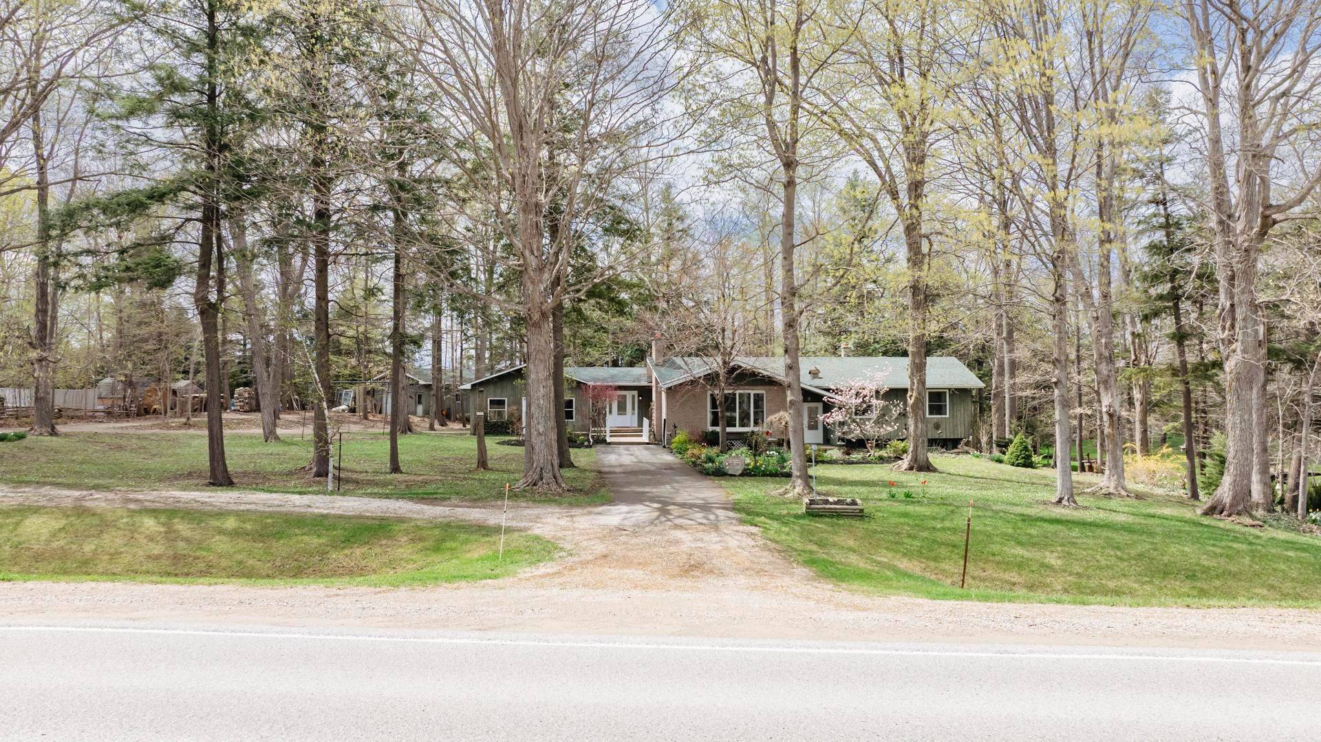 Morris Turnberry, ON N0G 1G0,41829 Amberley RD