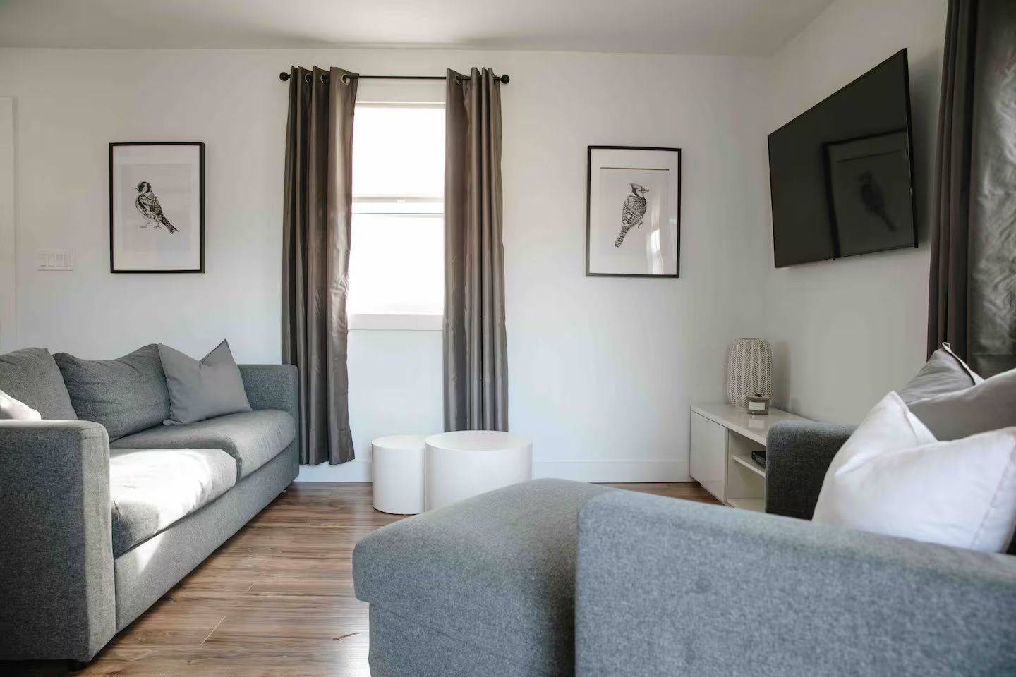 Hamilton, ON L9C 2C3,426 Wilson ST E #2