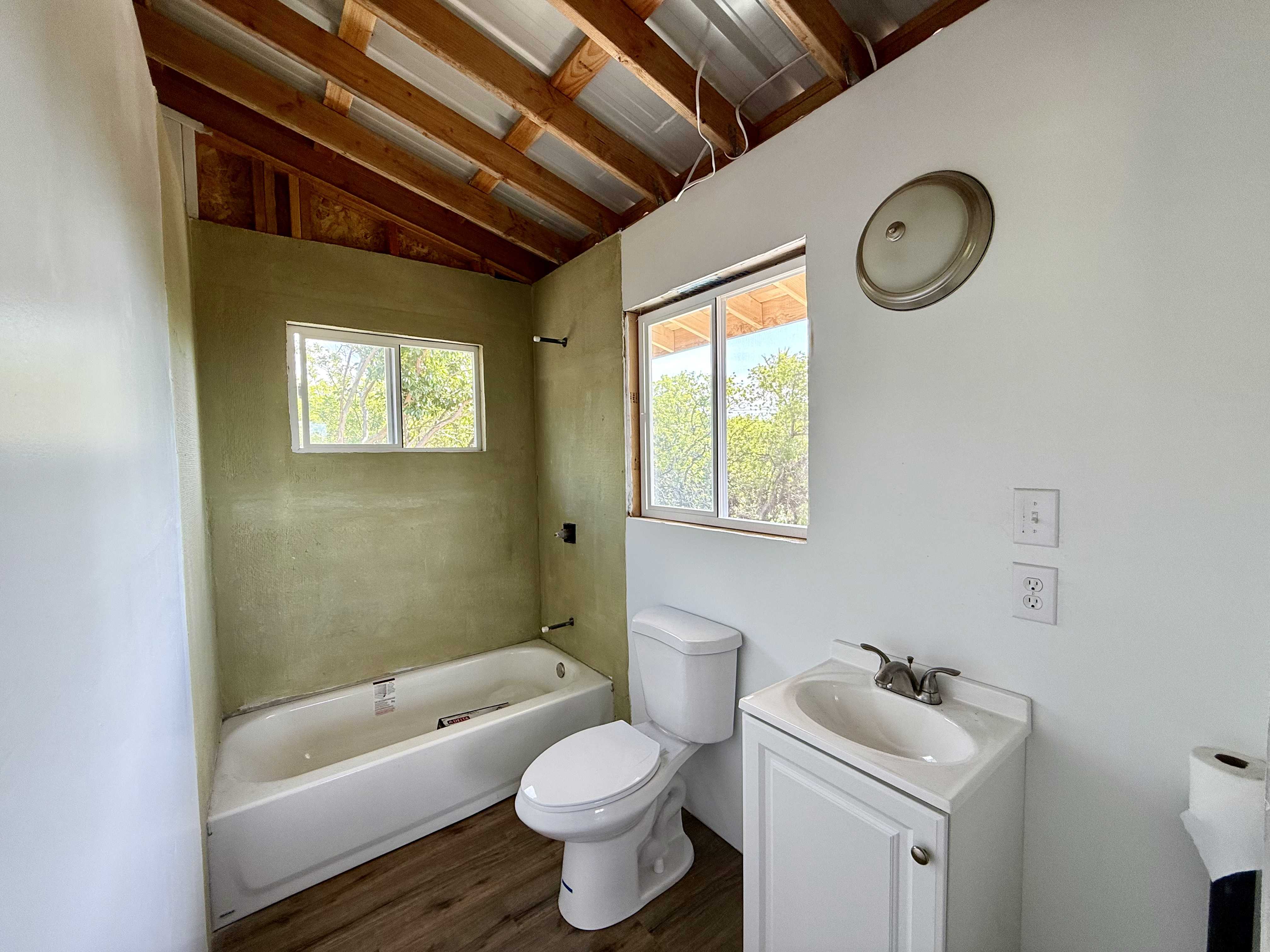 Naalehu, HI 96772,94-6410 HOLOWAI ST