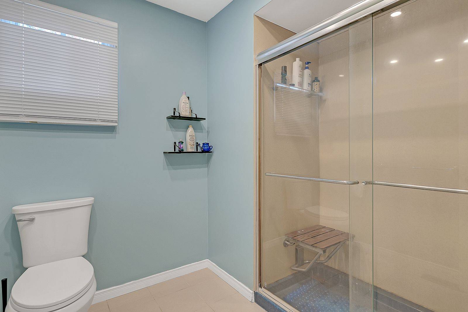 Whitby, ON L1N 8H8,28 Upland DR