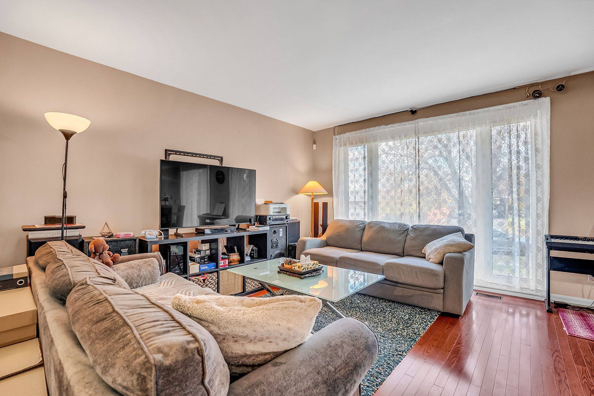 Toronto W10, ON M9W 2V9,4 Hallow CRES