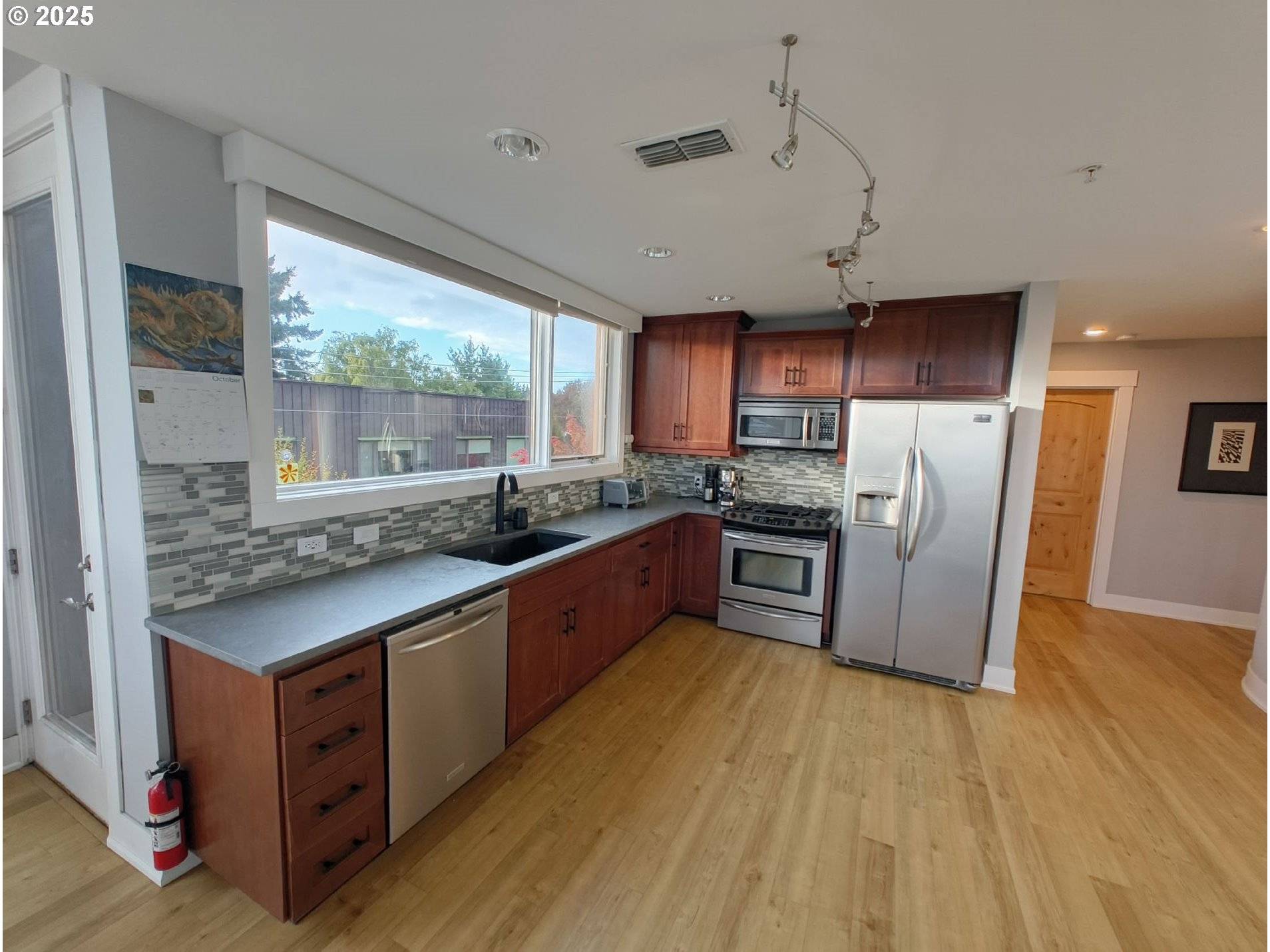 Portland, OR 97214,838 SE 38TH AVE #307