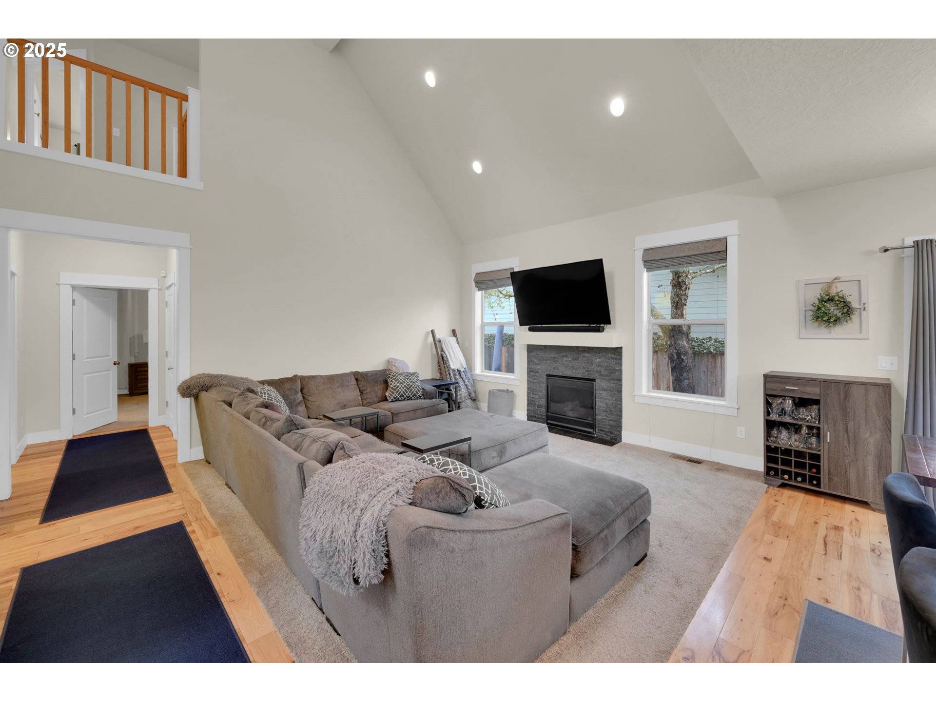 Eugene, OR 97404,303 LENORE LOOP