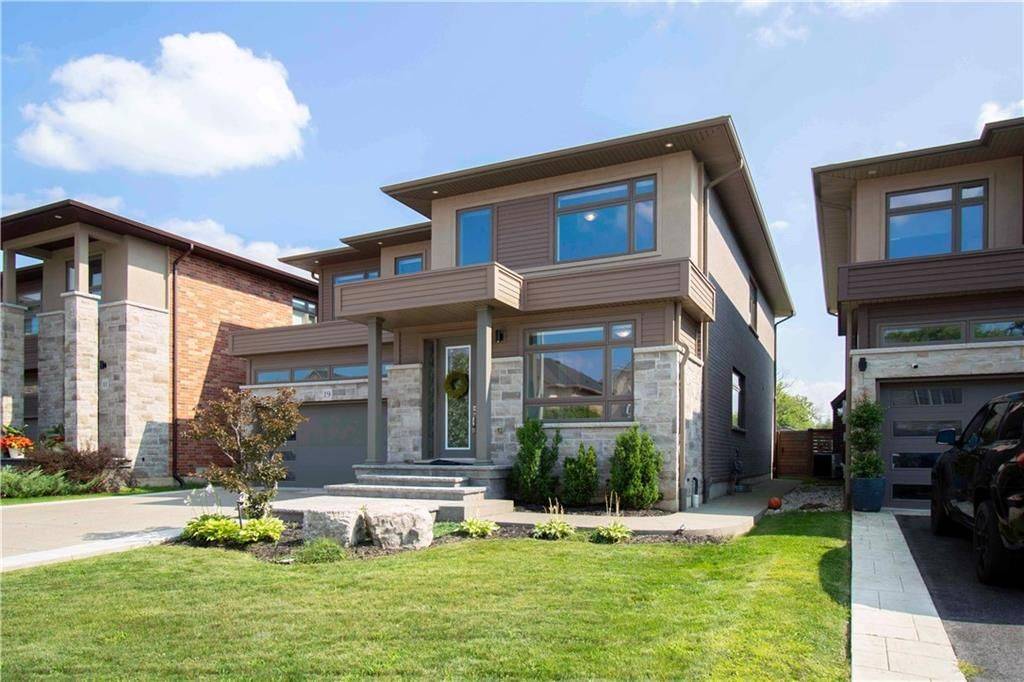 Hamilton, ON L9G 0C6,19 SECINARO AVE