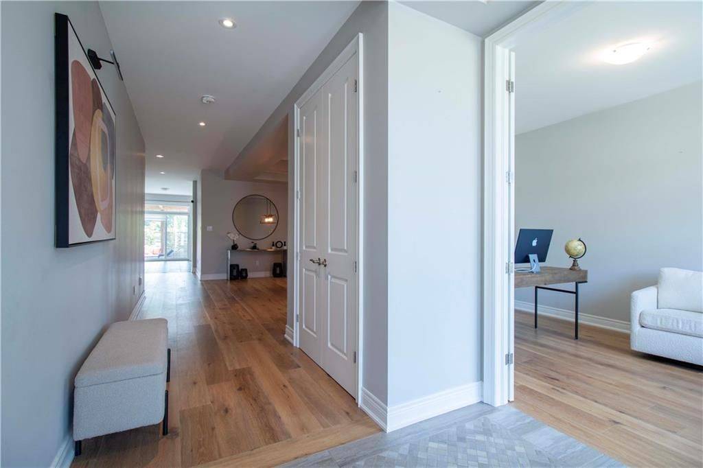 Hamilton, ON L9G 0C6,19 SECINARO AVE