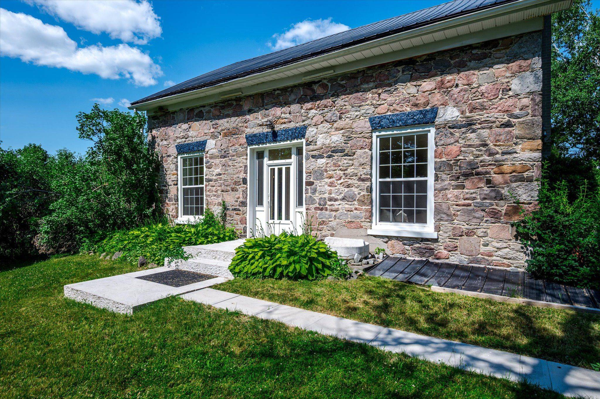 Otonabee-south Monaghan, ON K9J 6X7,2284 LANCASTER RD