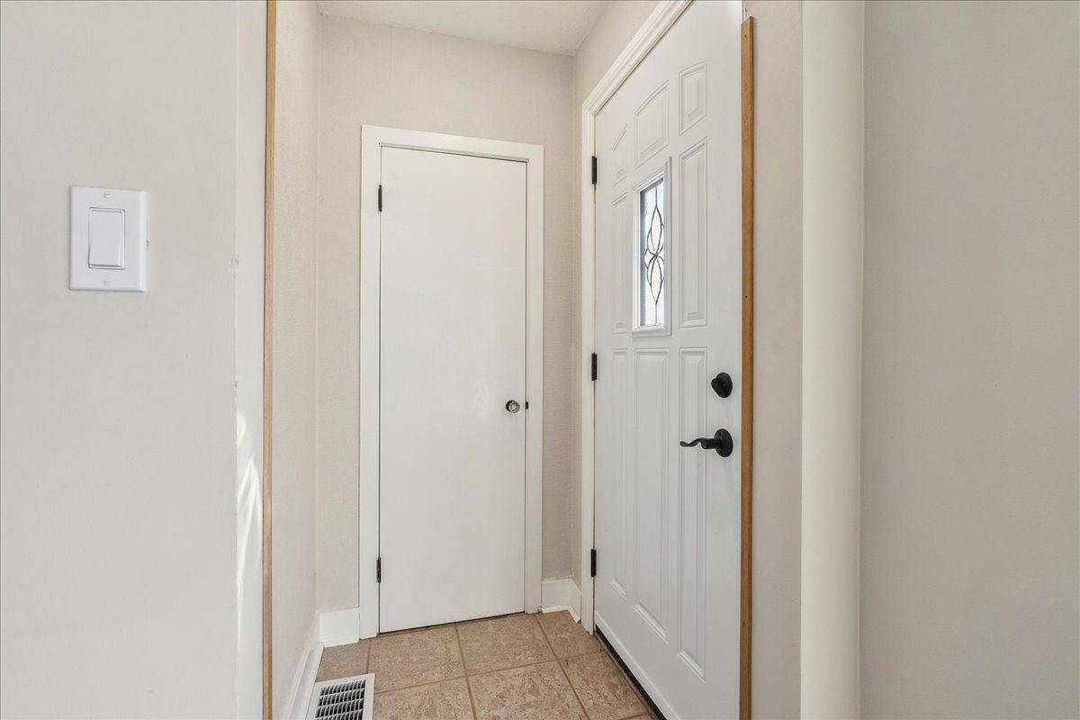 Hamilton, ON L8V 3W2,29 East 34th ST