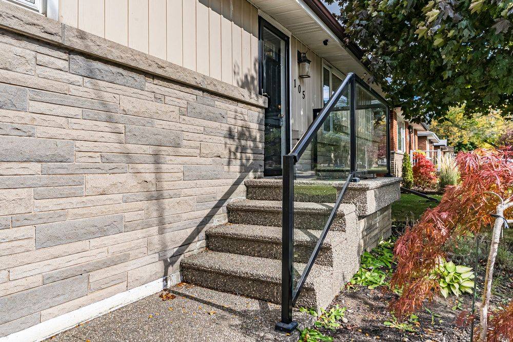 Hamilton, ON L9A 1Z1,105 McElroy RD E