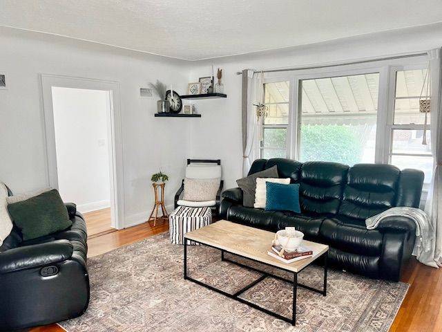 London South, ON N6C 2K5,44 Highway AVE