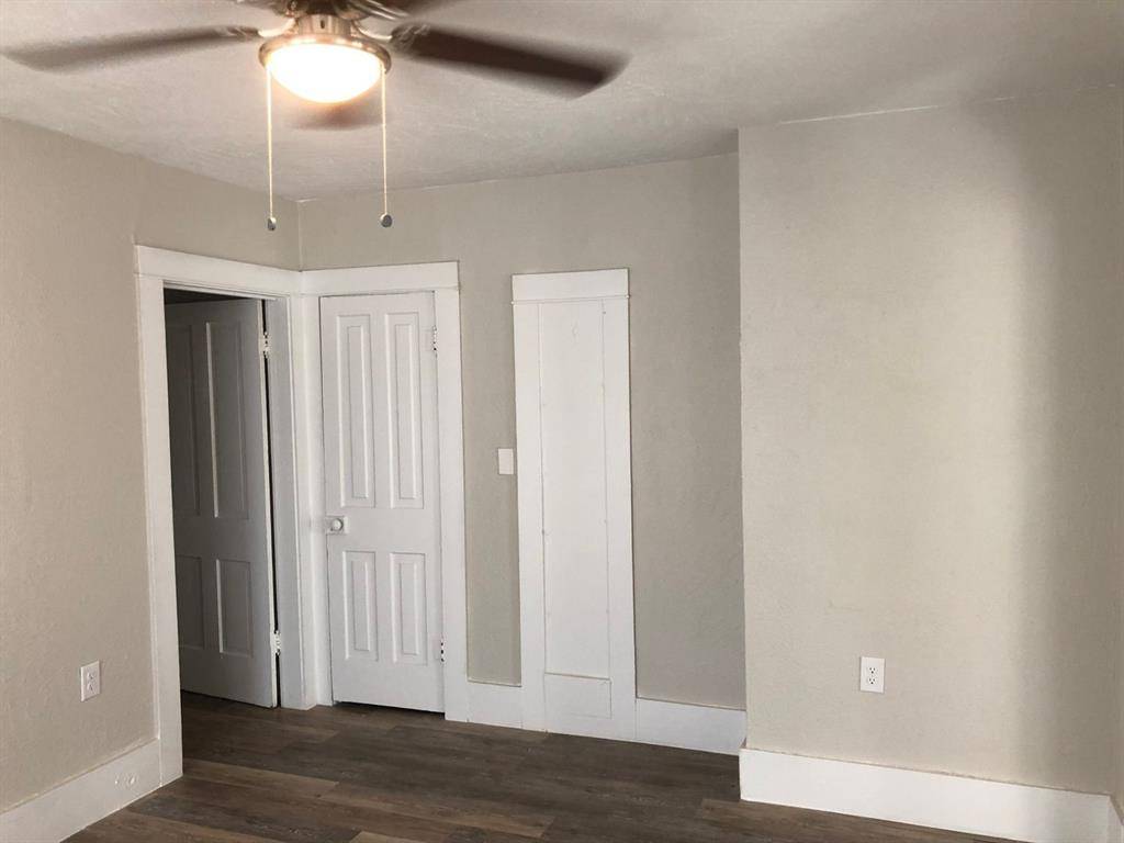 Coleman, TX 76834,502 Cottonwood Street #1