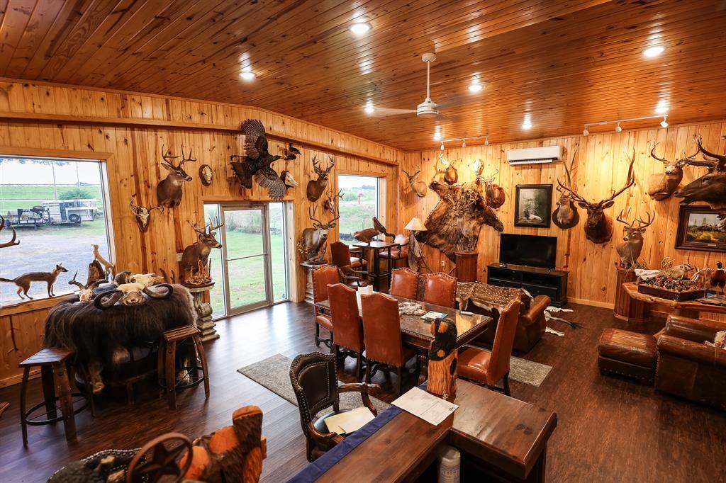 1024 N US HWY 59, Carthage, TX 75633