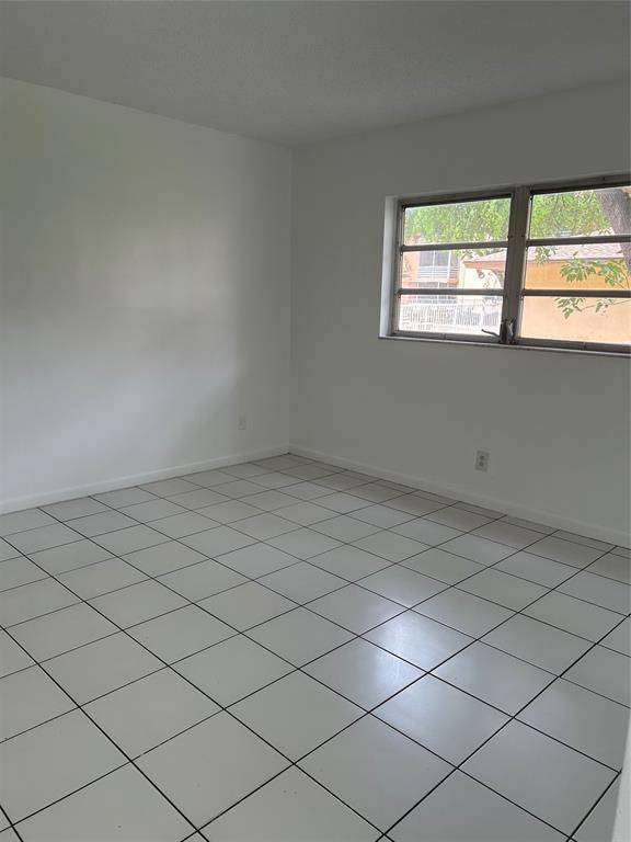 Lauderhill, FL 33313,4141 NW 26 #4-122