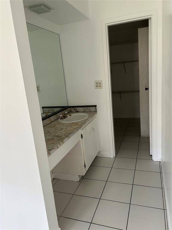 Lauderhill, FL 33313,4141 NW 26 #4-122