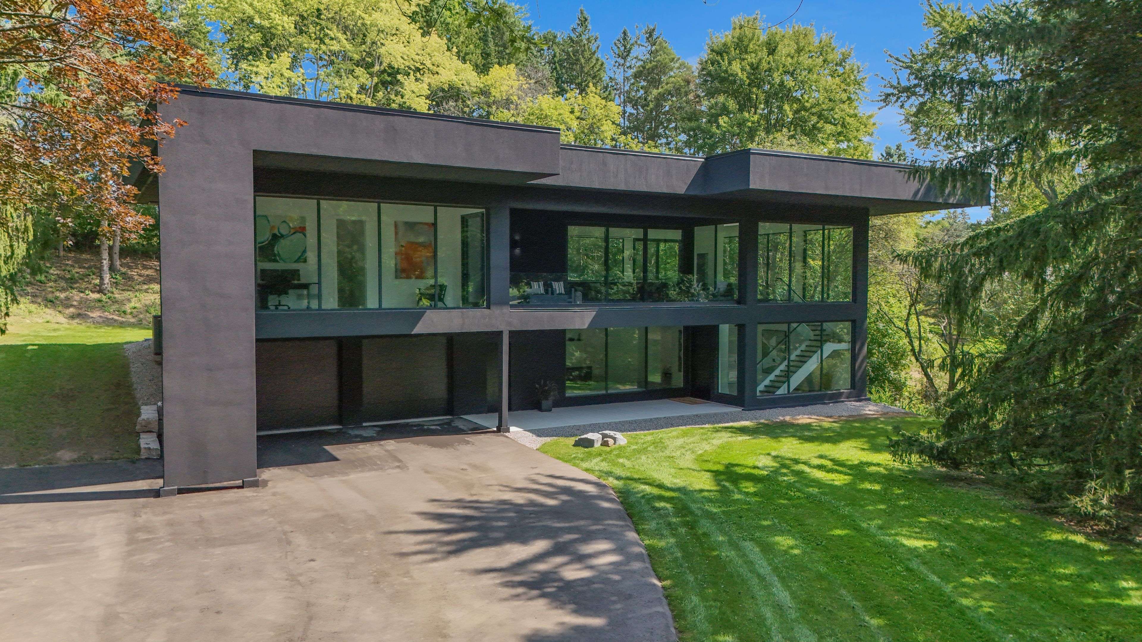 King, ON L7B 1J9,350 Kingscross DR