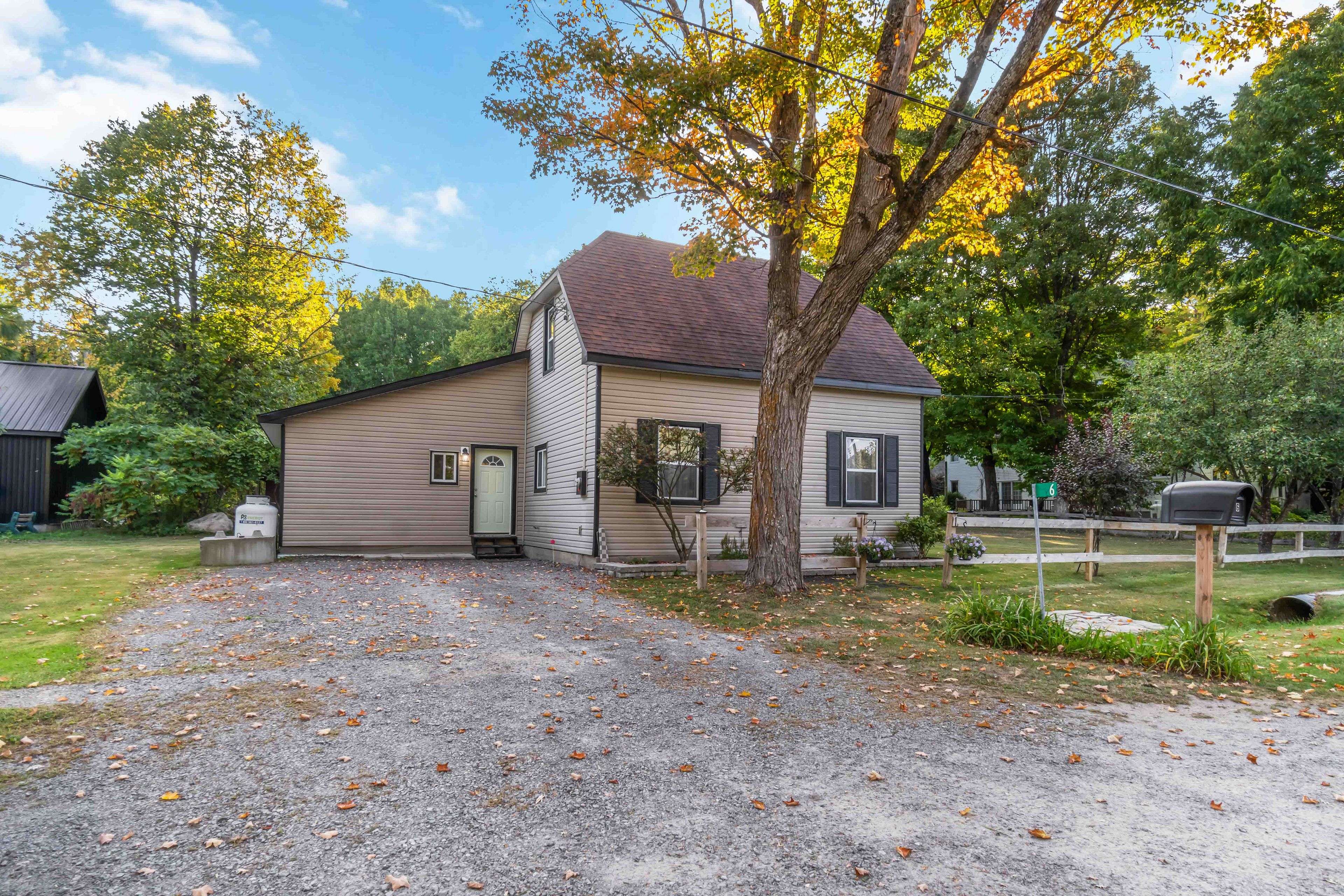 Mcnab/braeside, ON K7S 3G7,6 ALGONKIN TRL