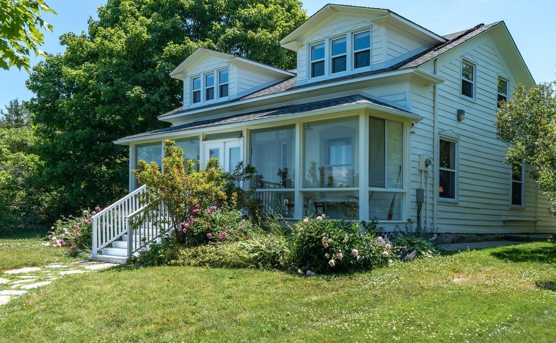 Prince Edward County, ON K0K 2T0,1472 County Rd 7 RD