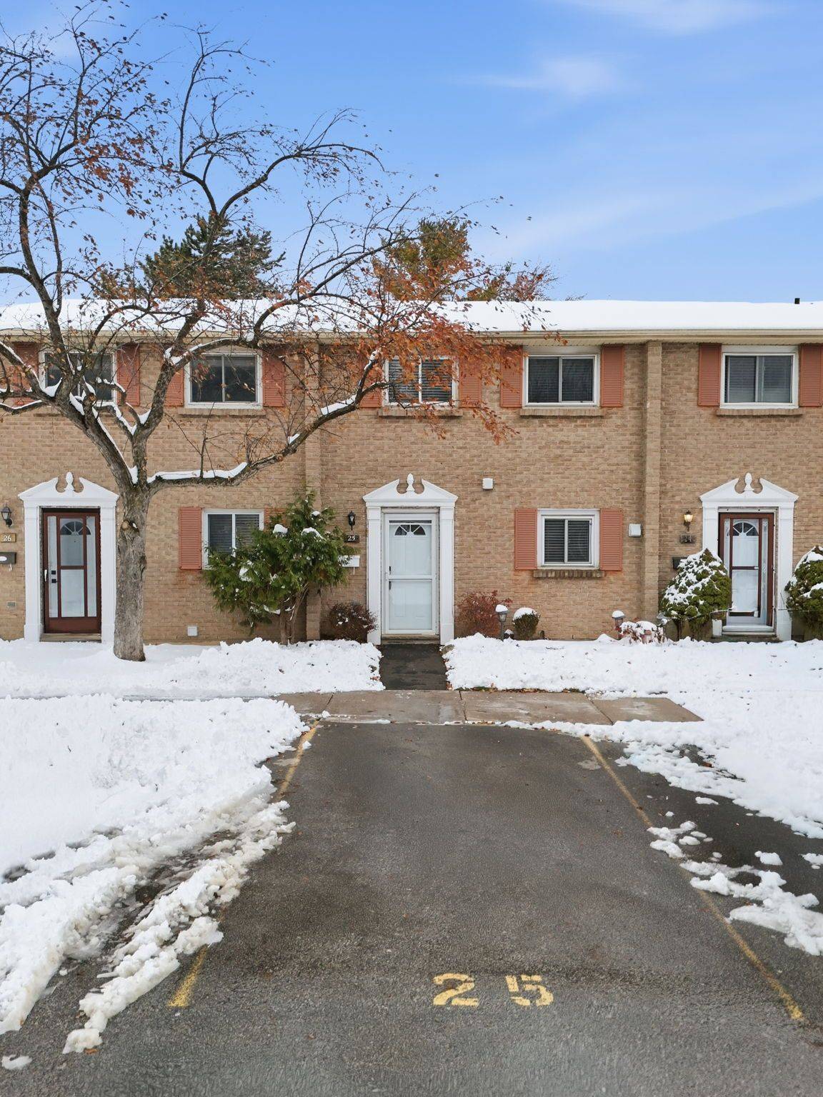 London South, ON N6J 2J1,166 Southdale RD W #25