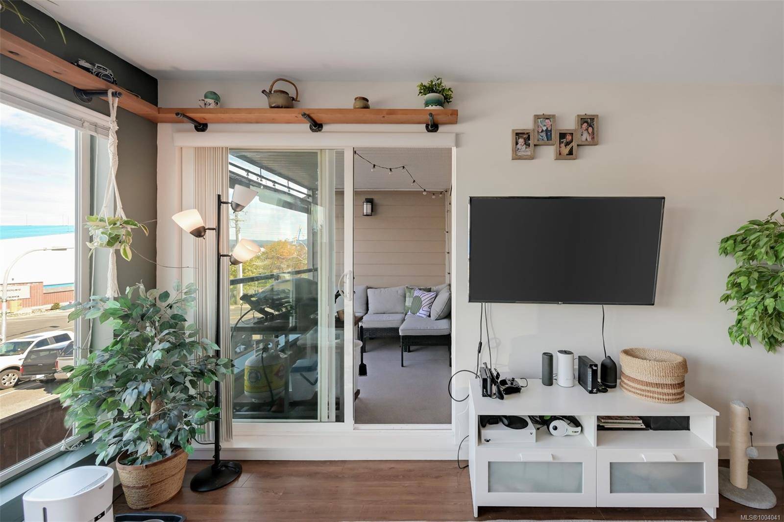 Esquimalt, BC V9A 0A4,1405 Esquimalt Rd #213