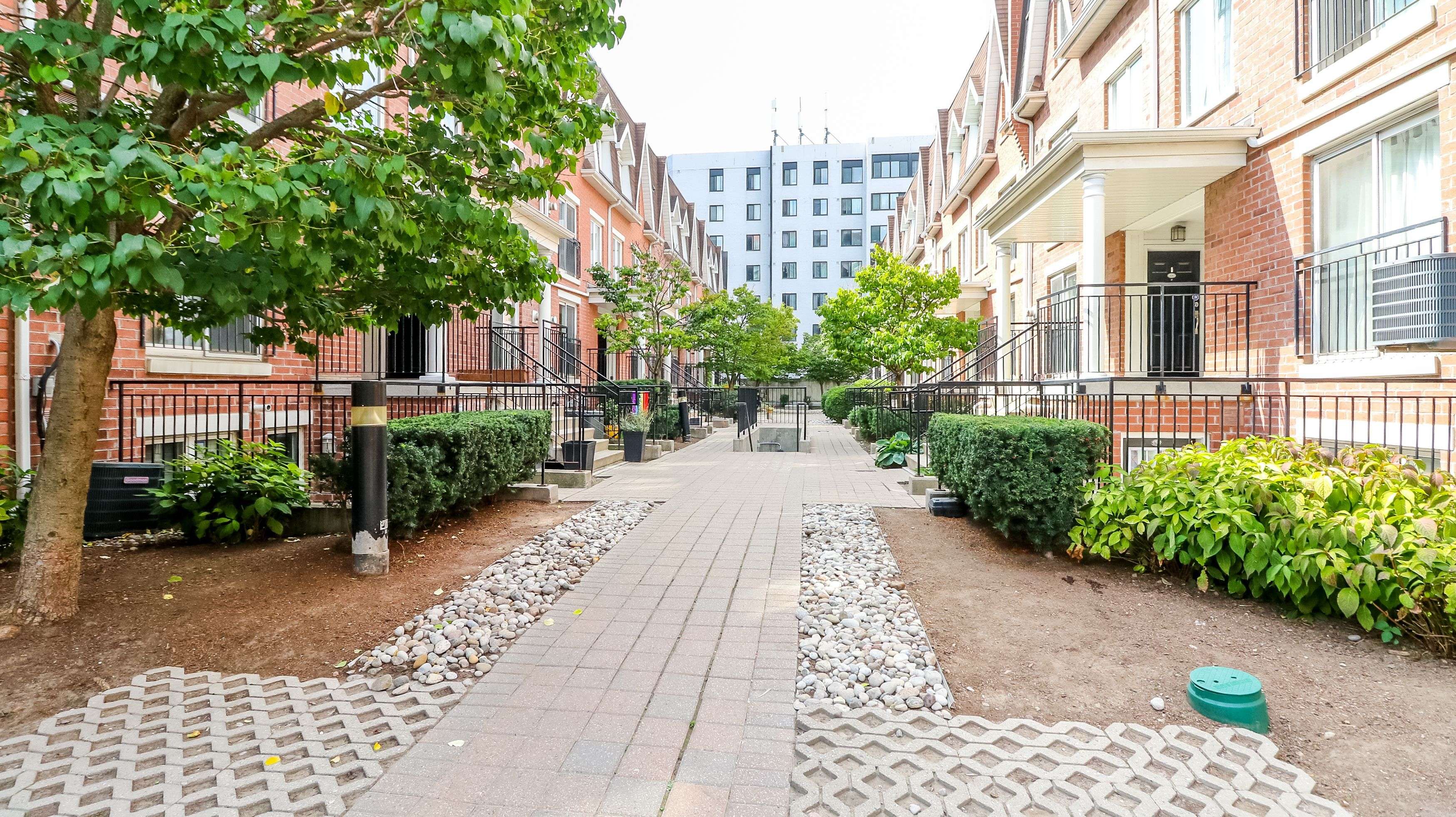 Toronto W01, ON M6K 1X2,10 Laidlaw ST #719