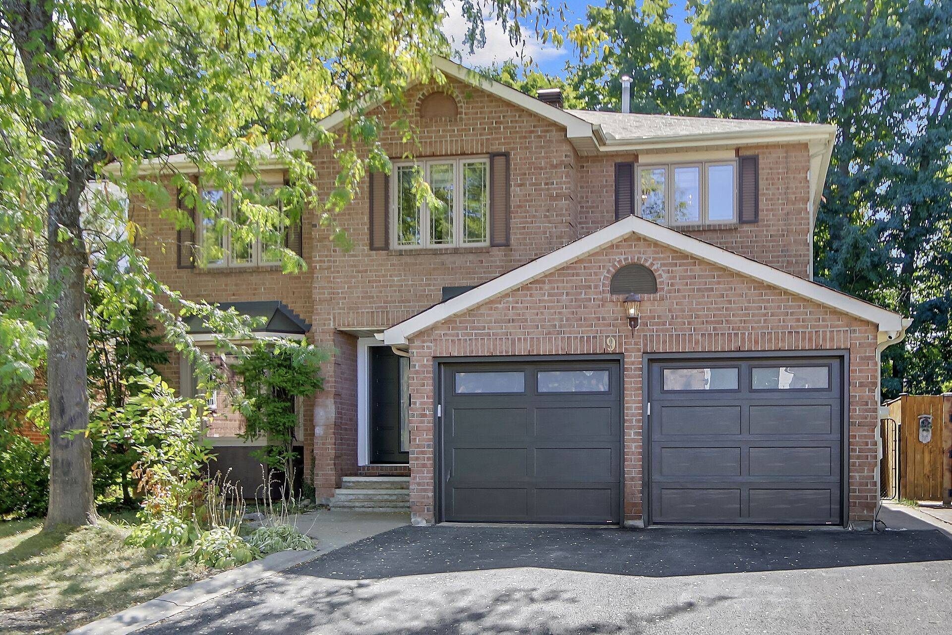 Kanata, ON K2K 2R6,9 Beamish CRES