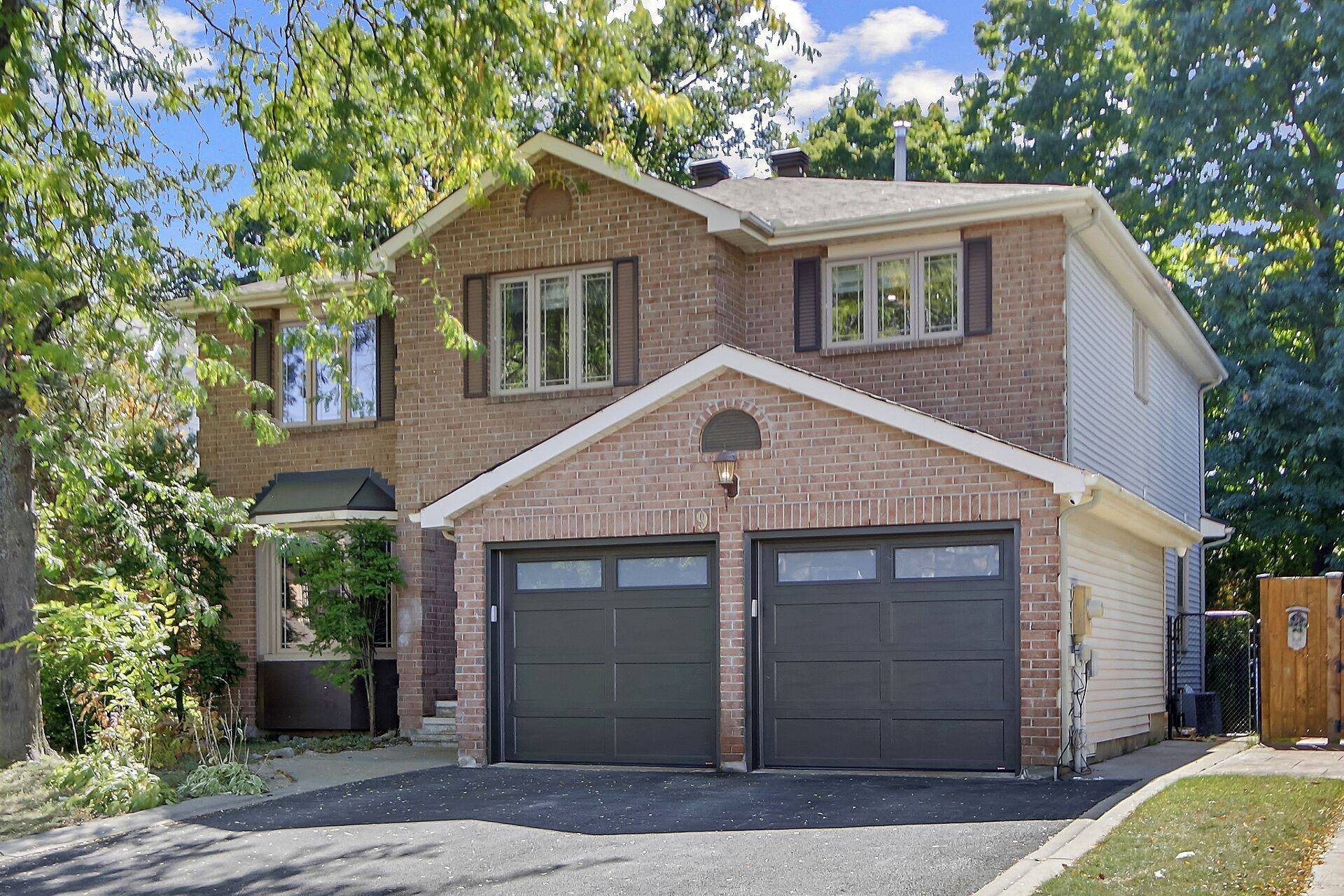 Kanata, ON K2K 2R6,9 Beamish CRES