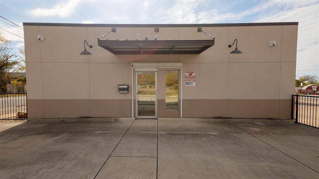 Fort Worth, TX 76103,2636 Meadowbrook Drive