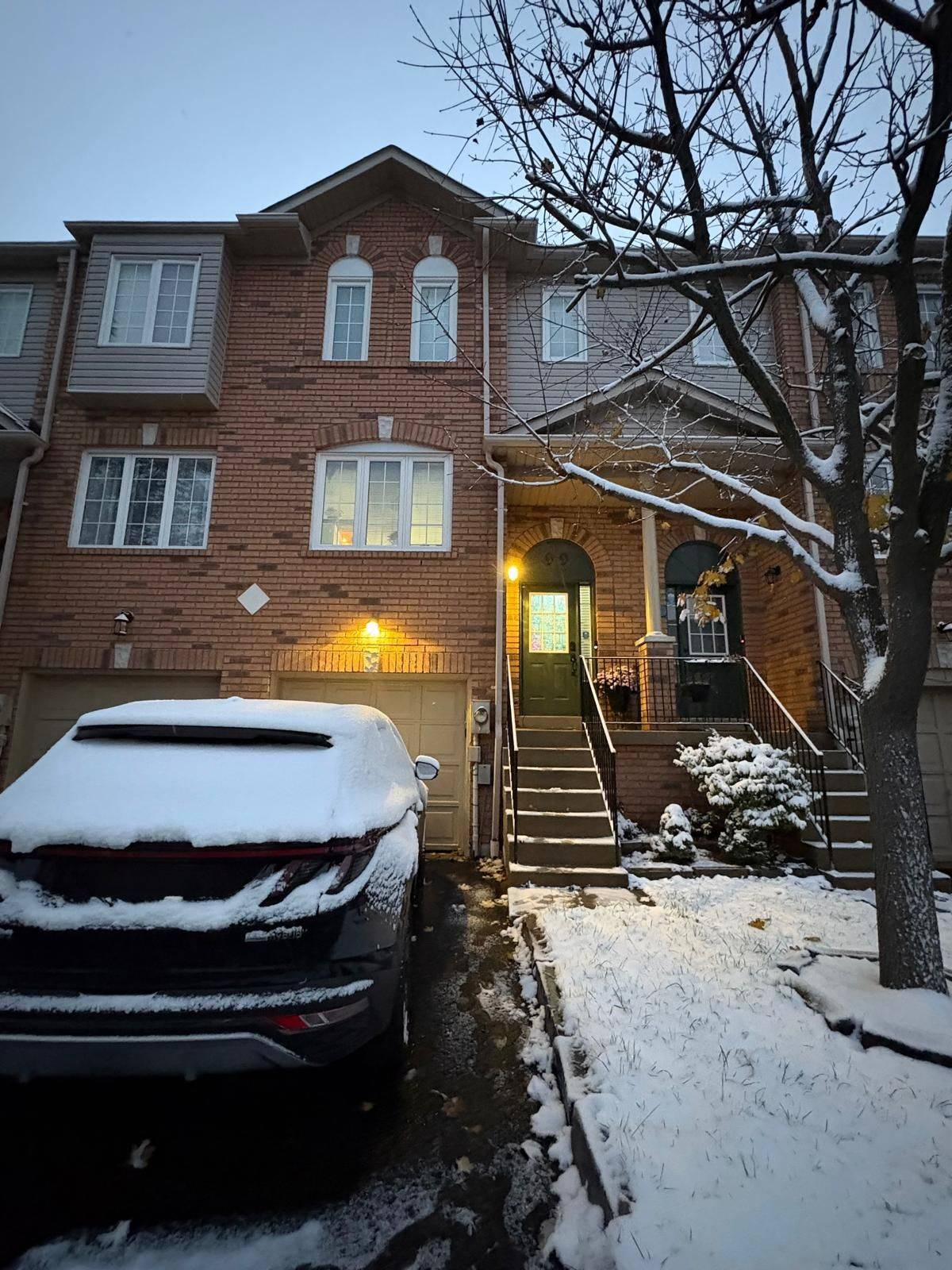 Whitby, ON L1N 9M7,99 Aspen Park WAY #36