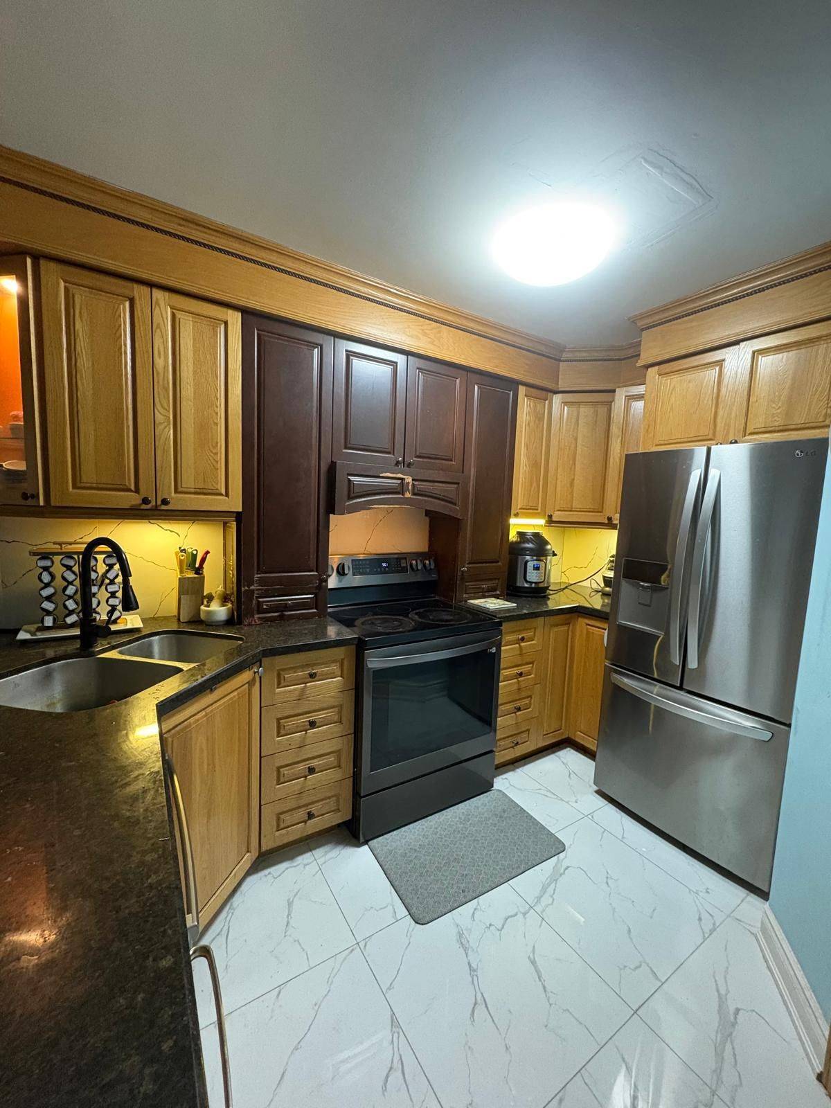 Whitby, ON L1N 9M7,99 Aspen Park WAY #36