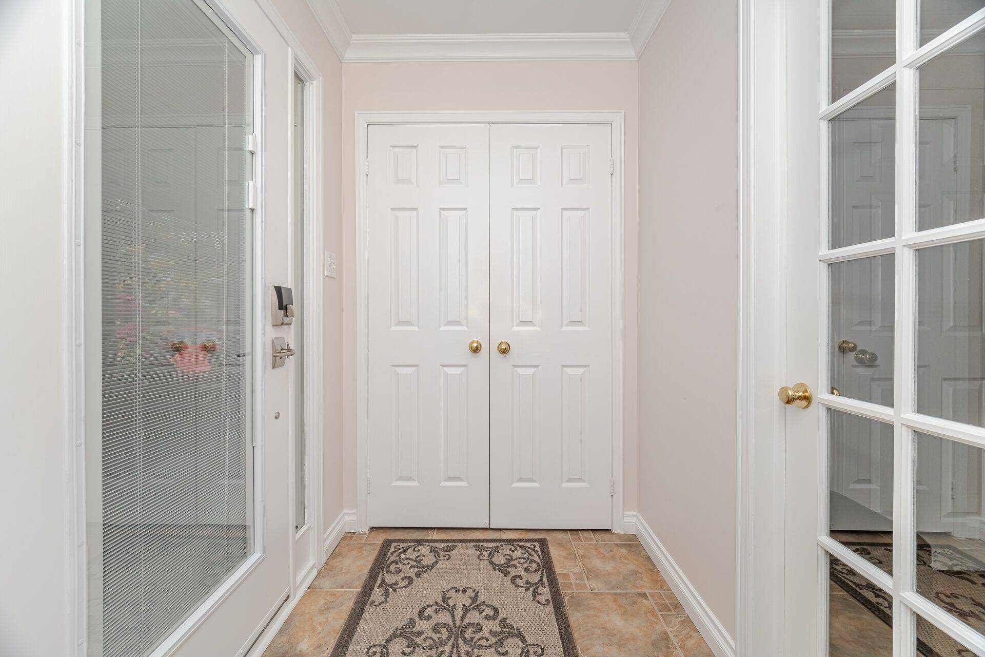 Burlington, ON L7M 4E5,2145 Country Club DR #28