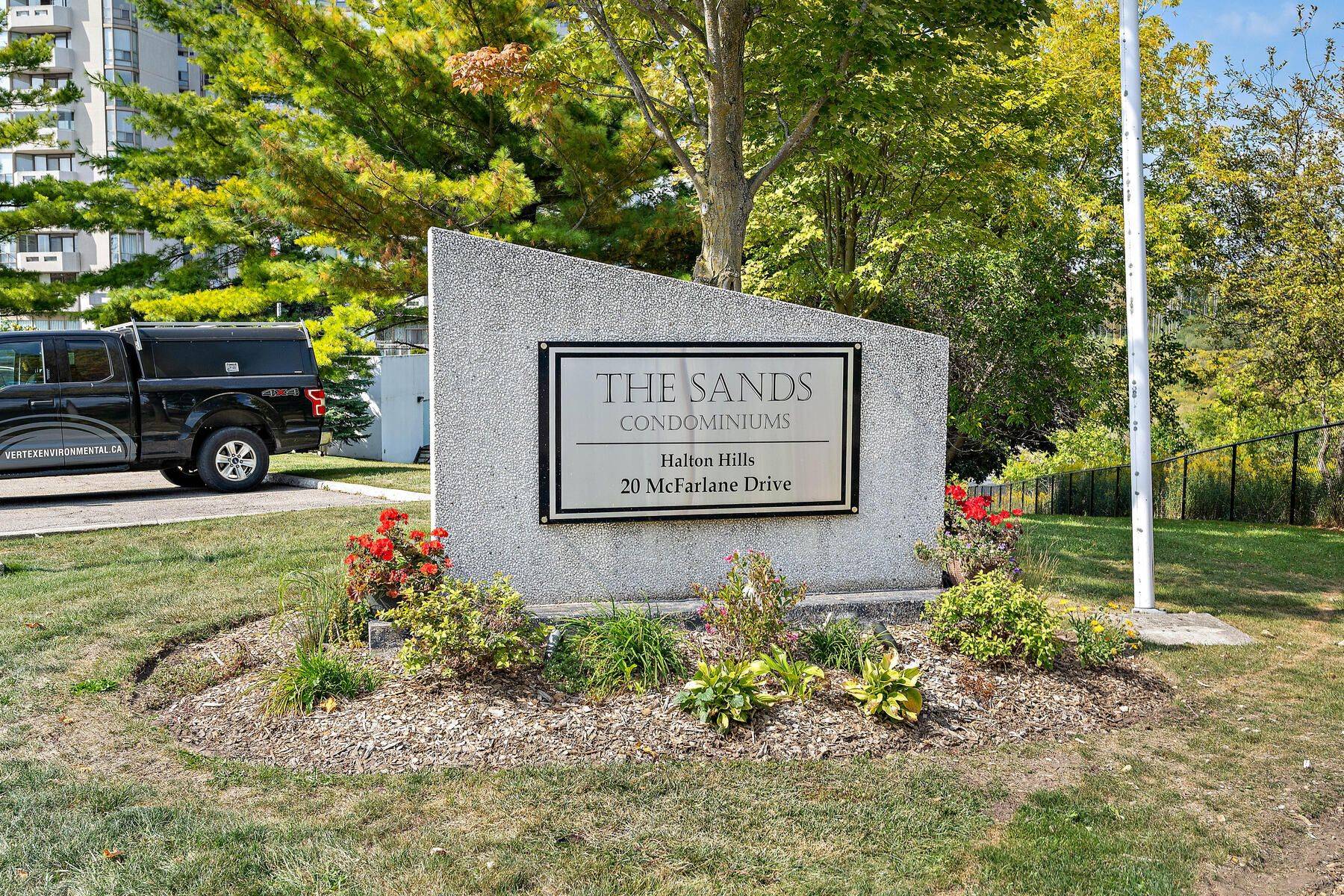 Halton Hills, ON L7G 5J8,20 Mcfarlane DR #1708