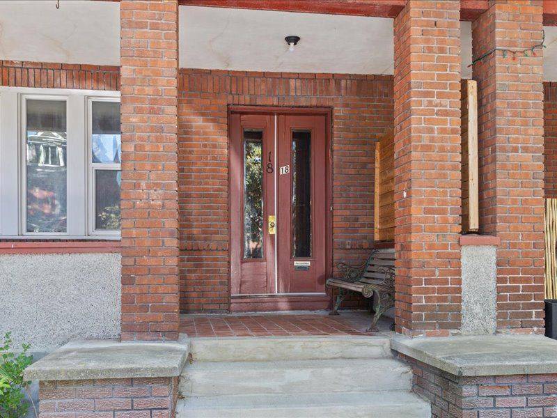 Glebe - Ottawa East And Area, ON K1S 2S9,18-20 Woodlawn AVE