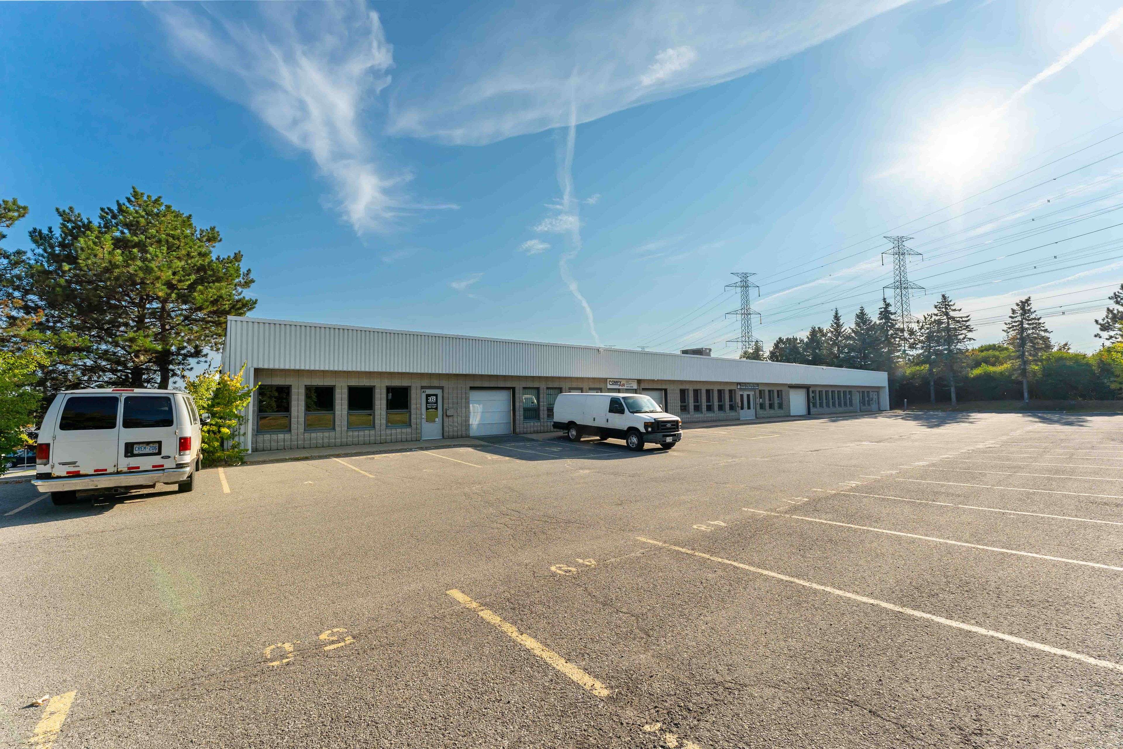 Hunt Club - South Keys And Area, ON K1G 4Z7,2285 St. Laurent BLVD #A1